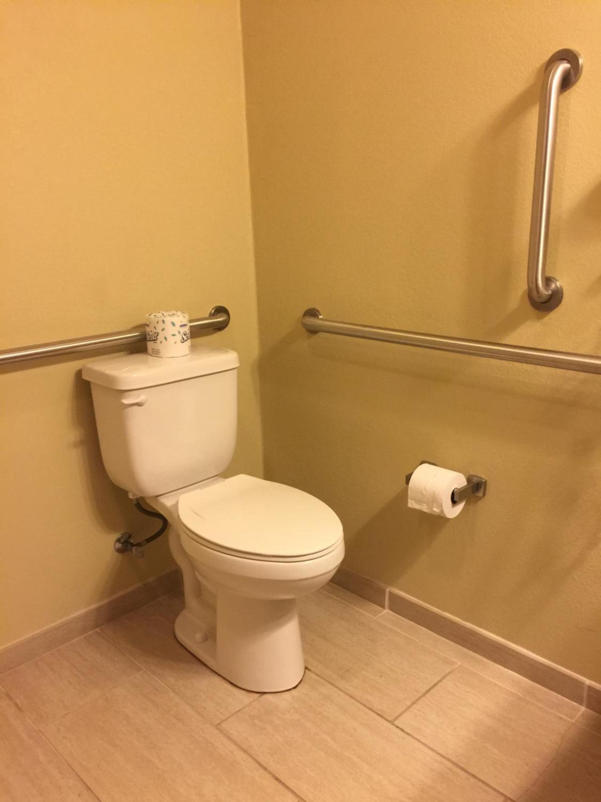 Cobblestone Inn & Suites - Waverly photo 16