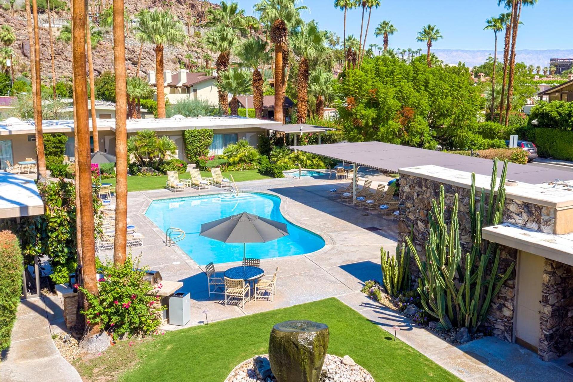 Desert Hills - 21 and Over - A Town & Desert Boutique Hotel photo 2