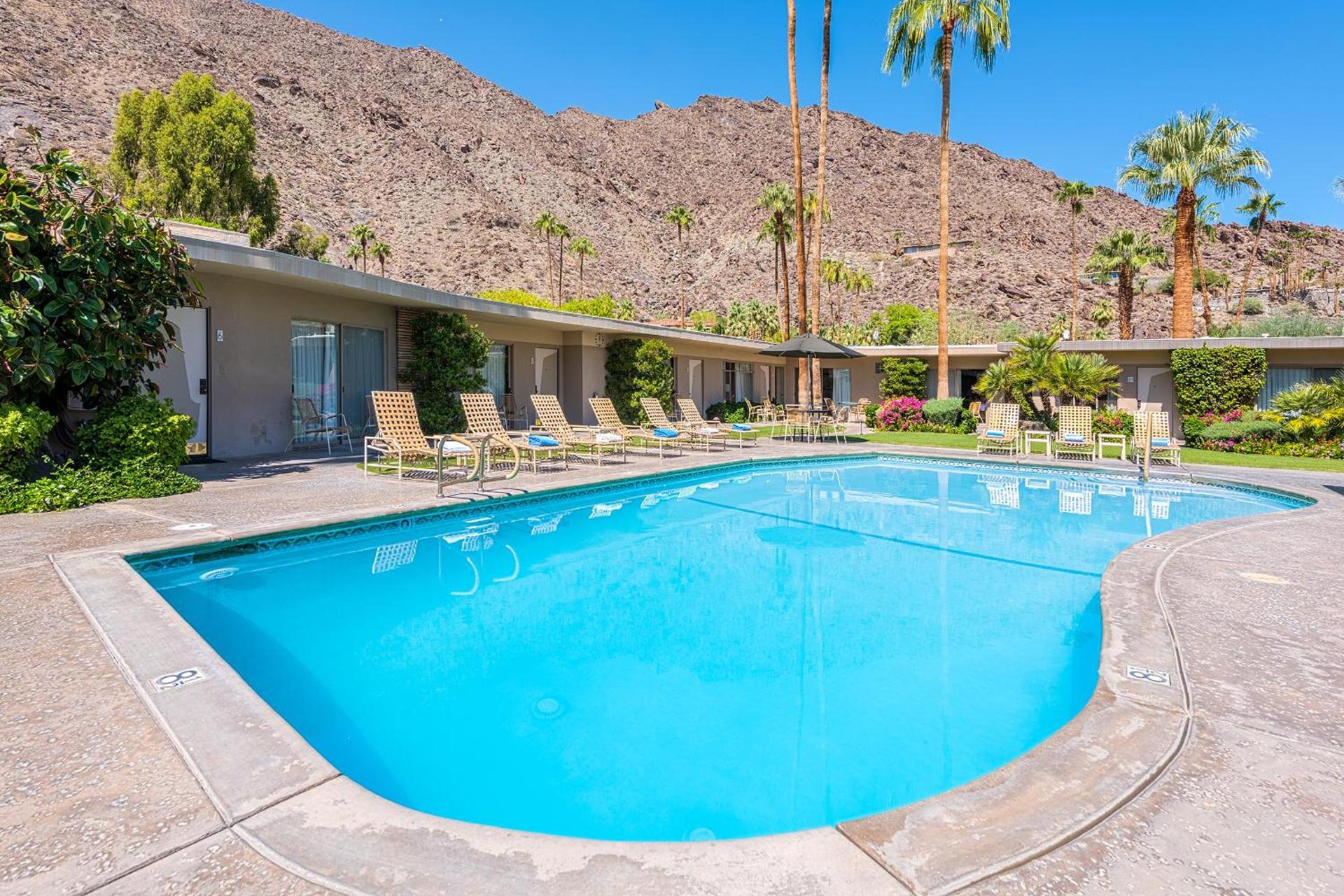 Desert Hills - 21 and Over - A Town & Desert Boutique Hotel photo 8