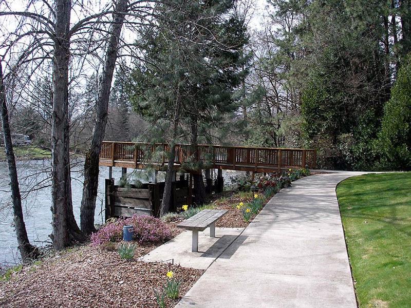 Edgewater Inn Shady Cove photo 16
