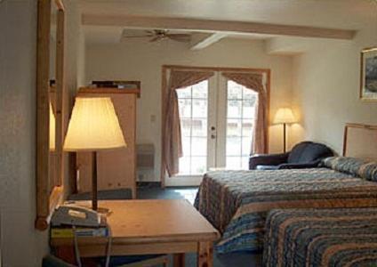 Edgewater Inn Shady Cove photo 8