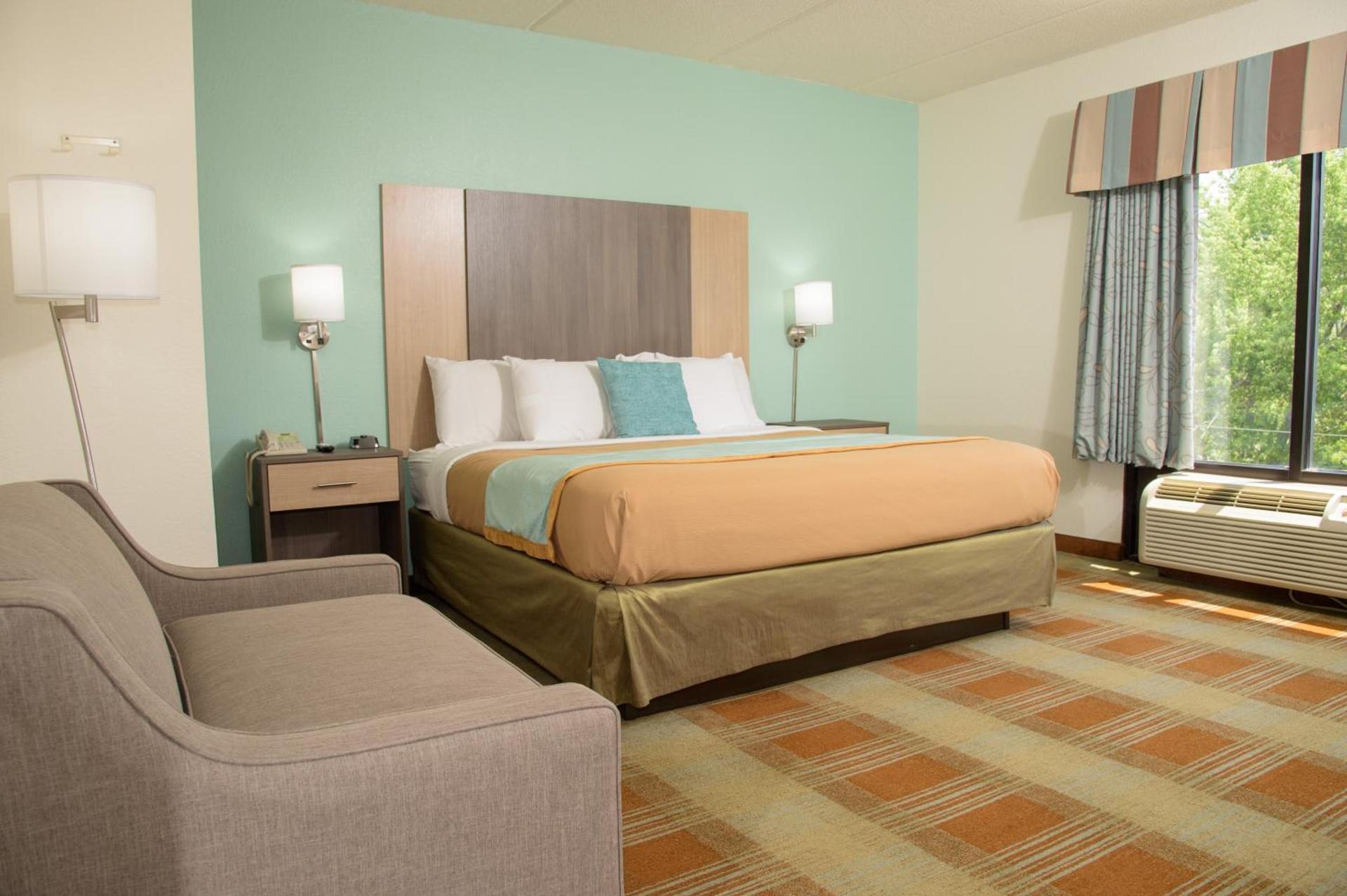 Pigeon River Inn photo 40