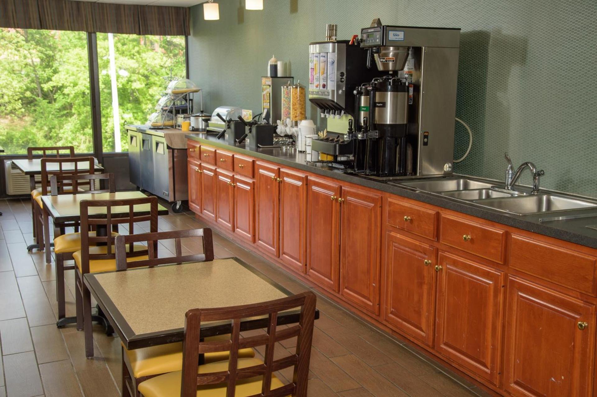 Pigeon River Inn photo 44