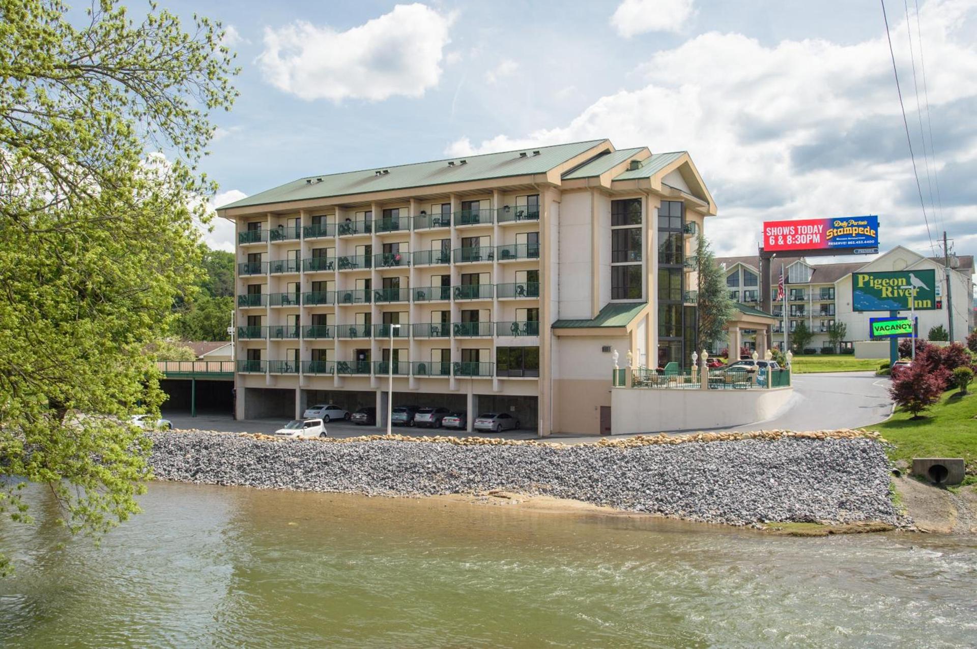 Pigeon River Inn photo 9