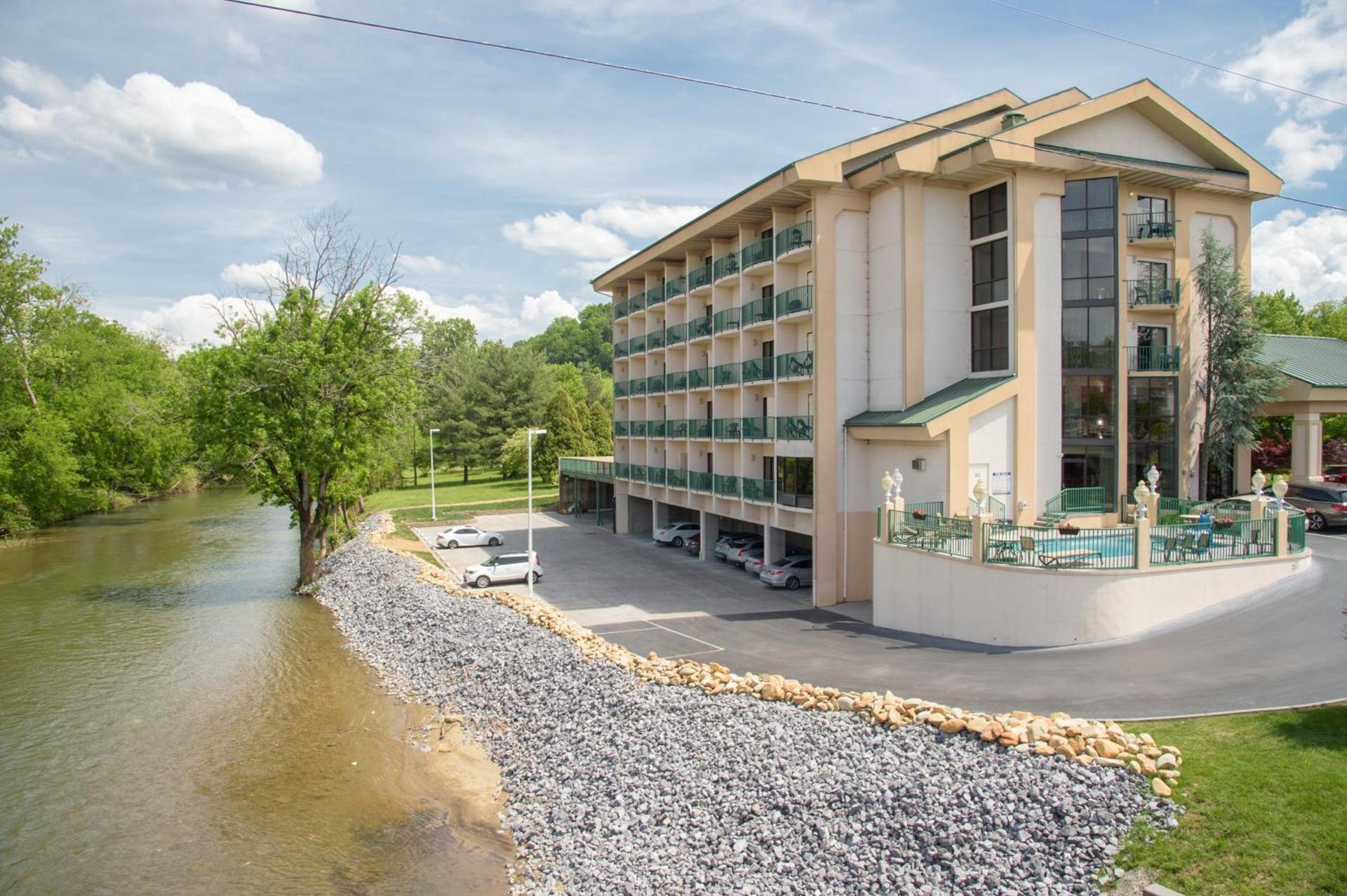 Pigeon River Inn photo 12
