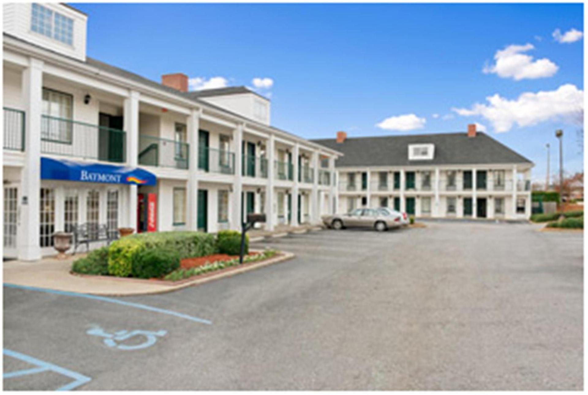 Baymont by Wyndham Roanoke Rapids photo 4