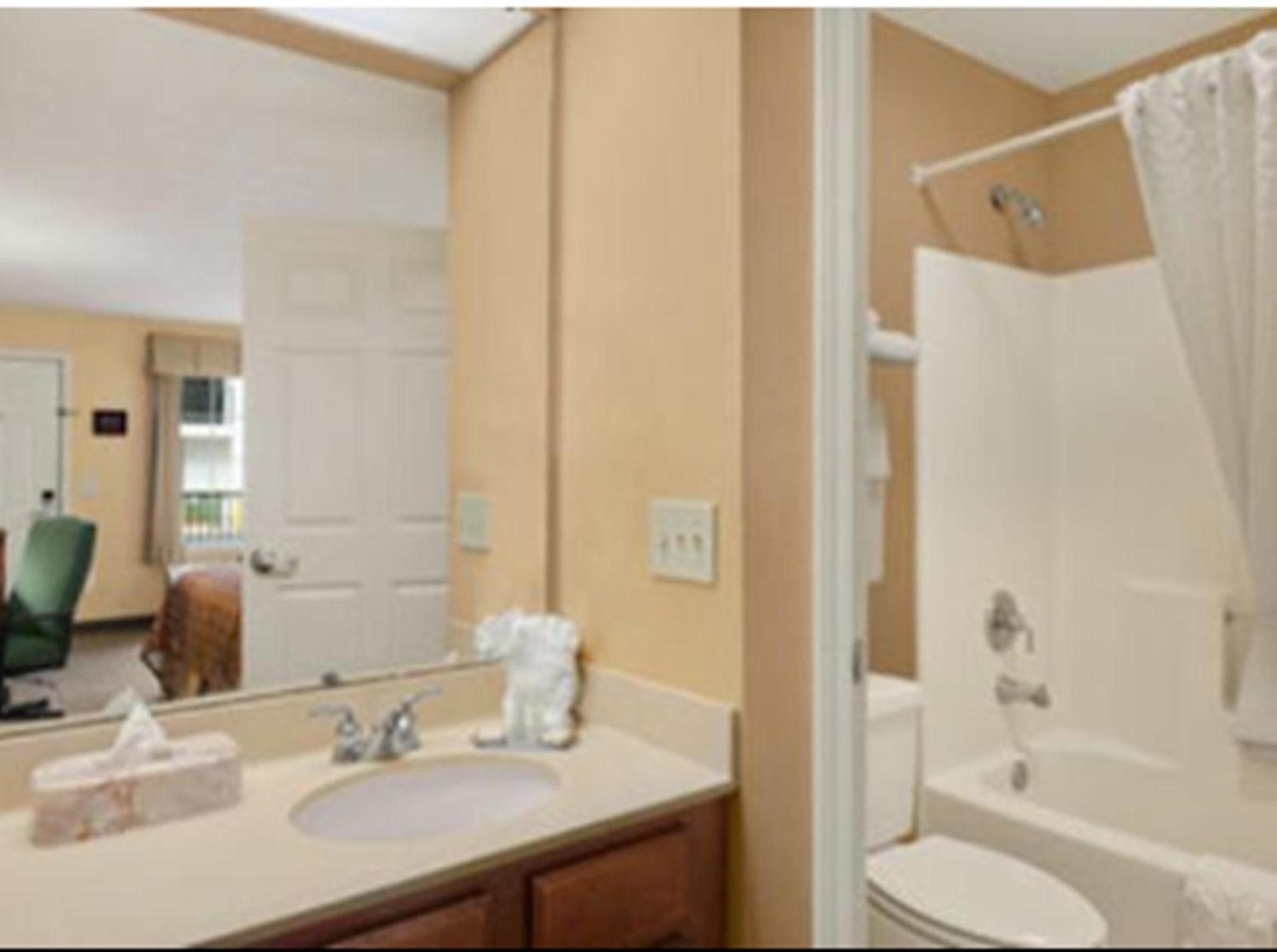 Baymont by Wyndham Roanoke Rapids photo 10
