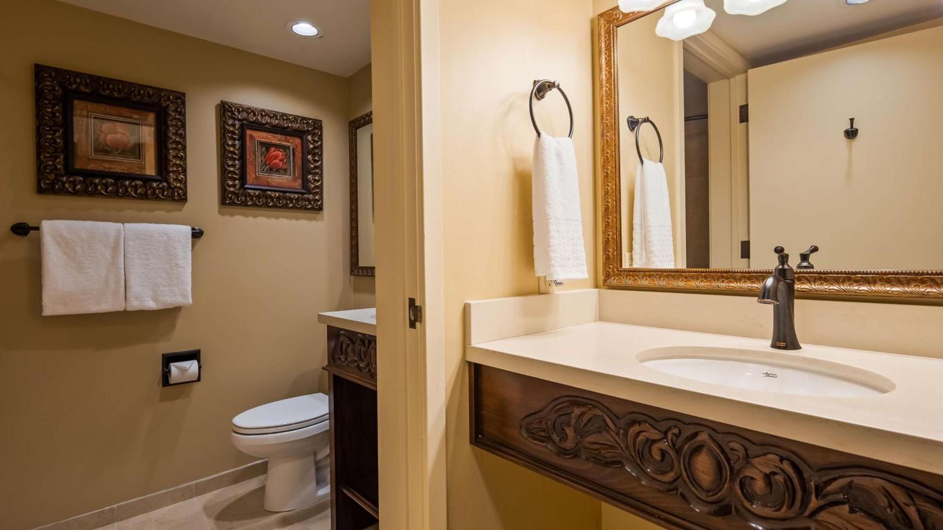 Victorian Inn photo 23