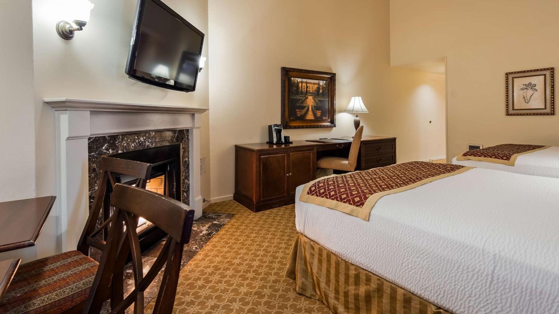 Victorian Inn photo 5