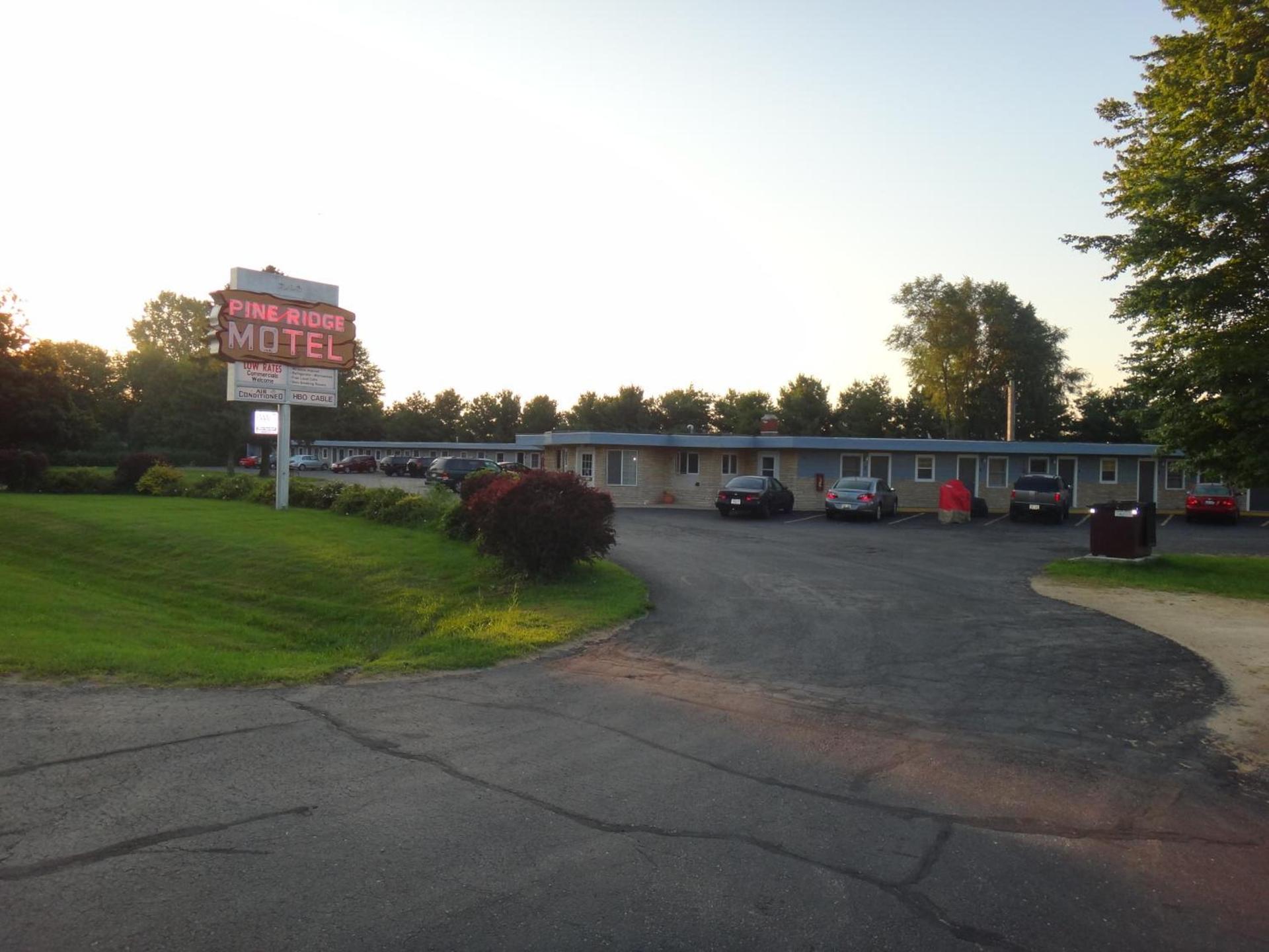Pine Ridge Motel photo 54
