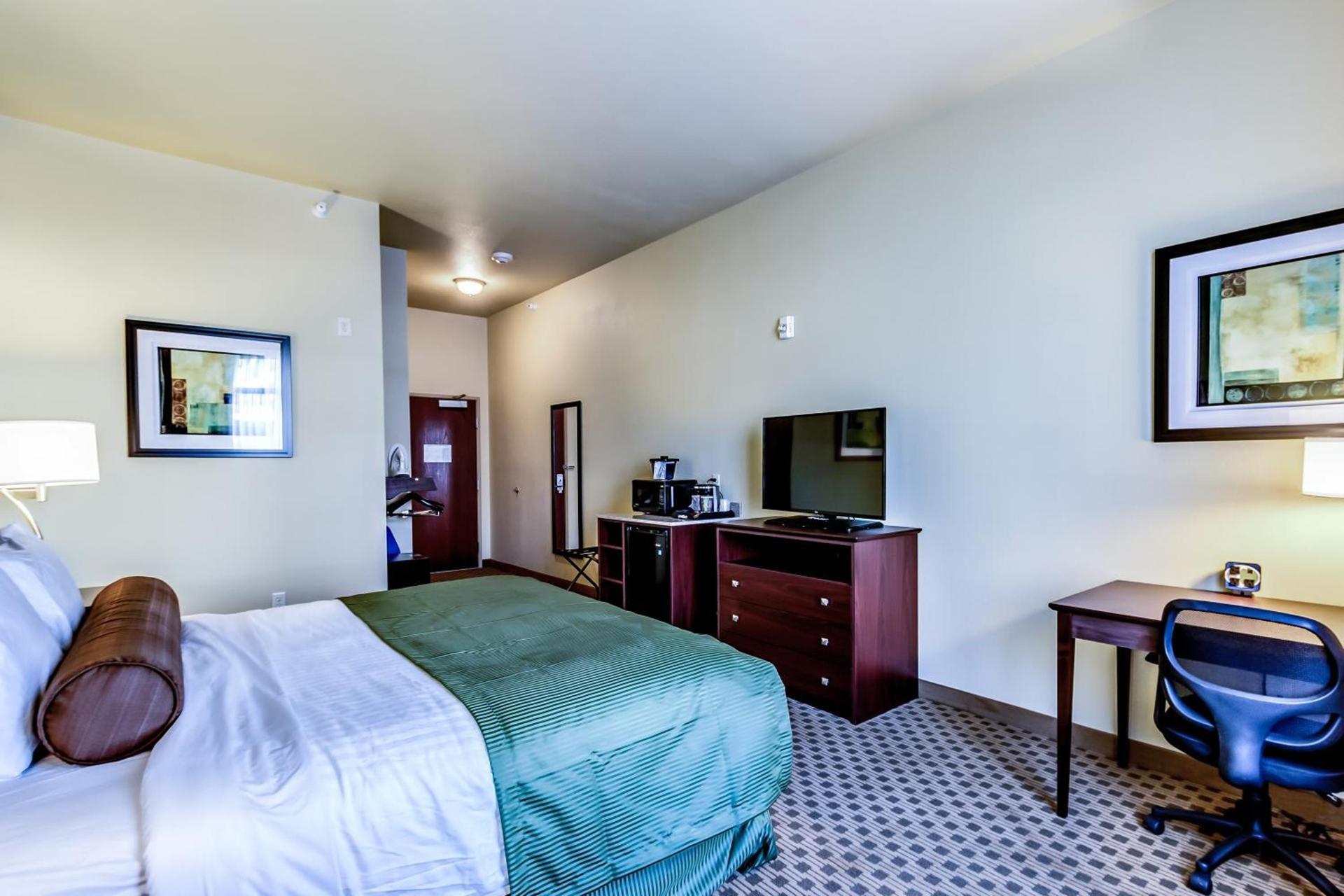 Cobblestone Inn & Suites - Waverly photo 7