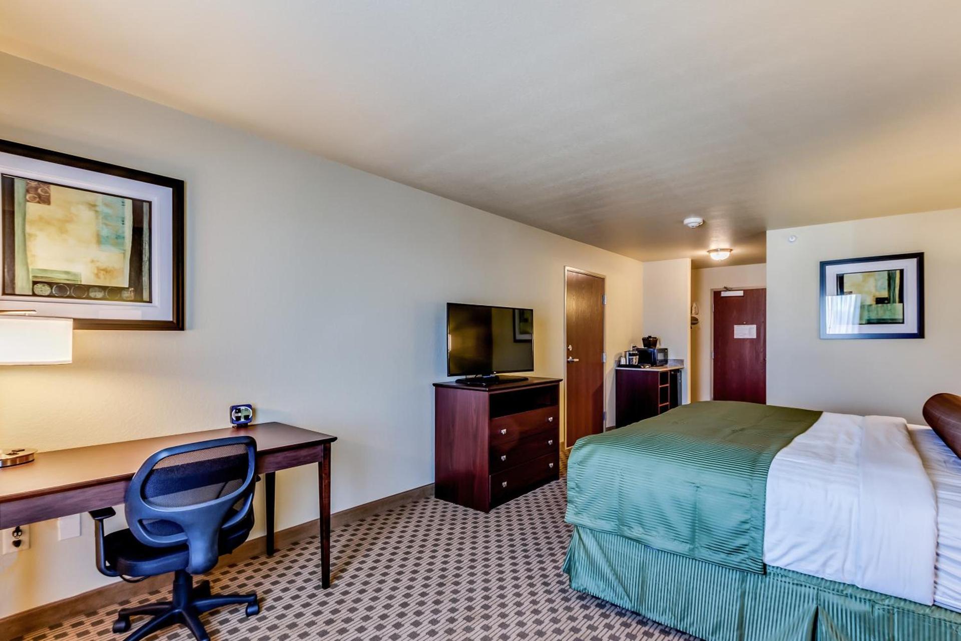 Cobblestone Inn & Suites - Waverly photo 6