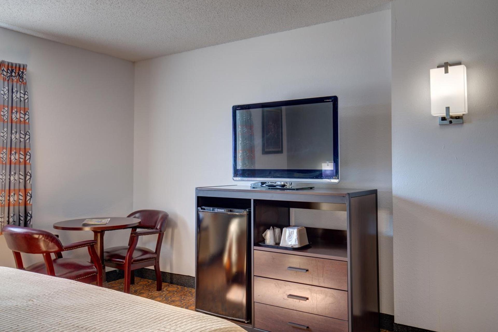 Howard Johnson by Wyndham Branson Theatre District photo 49