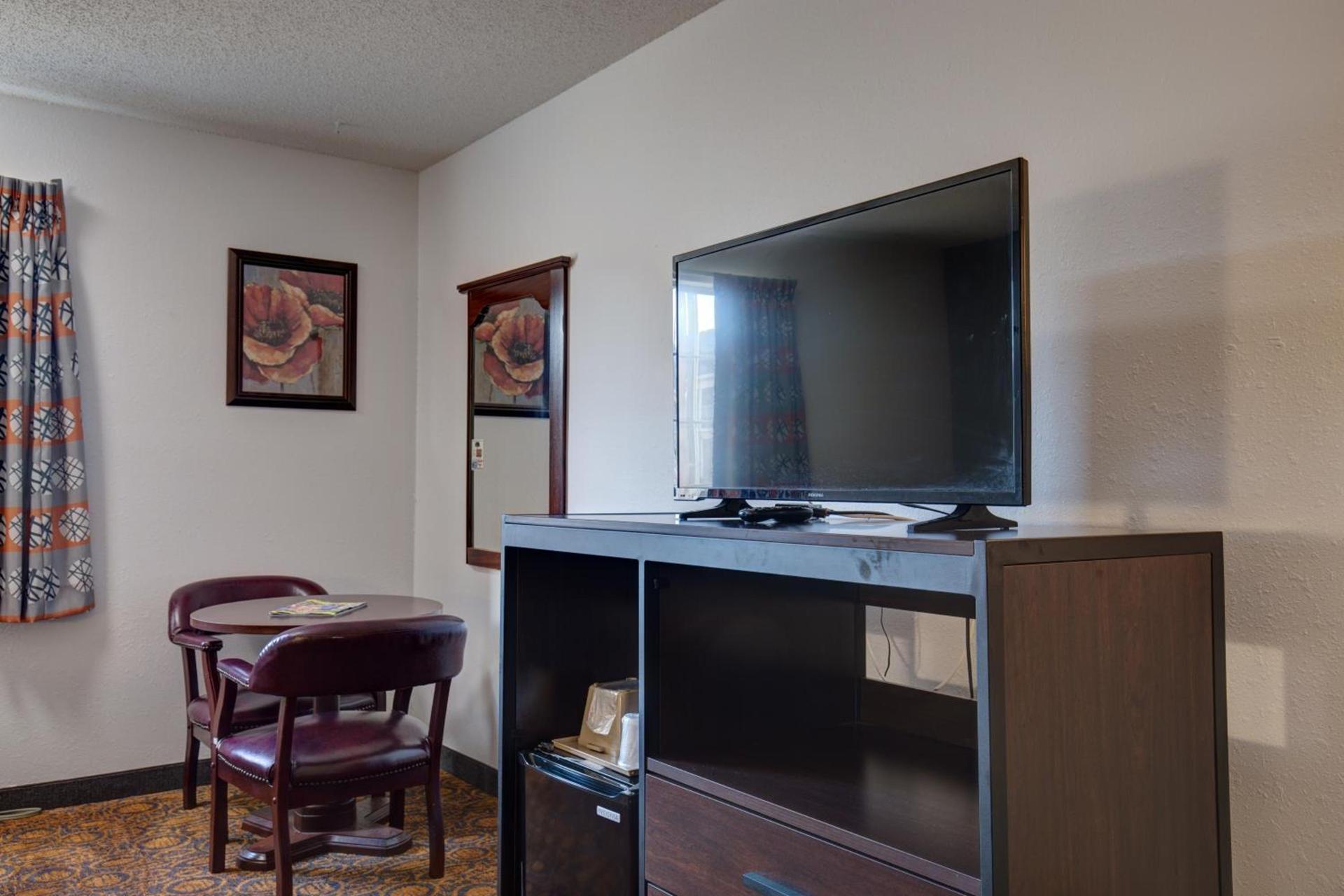 Howard Johnson by Wyndham Branson Theatre District photo 66