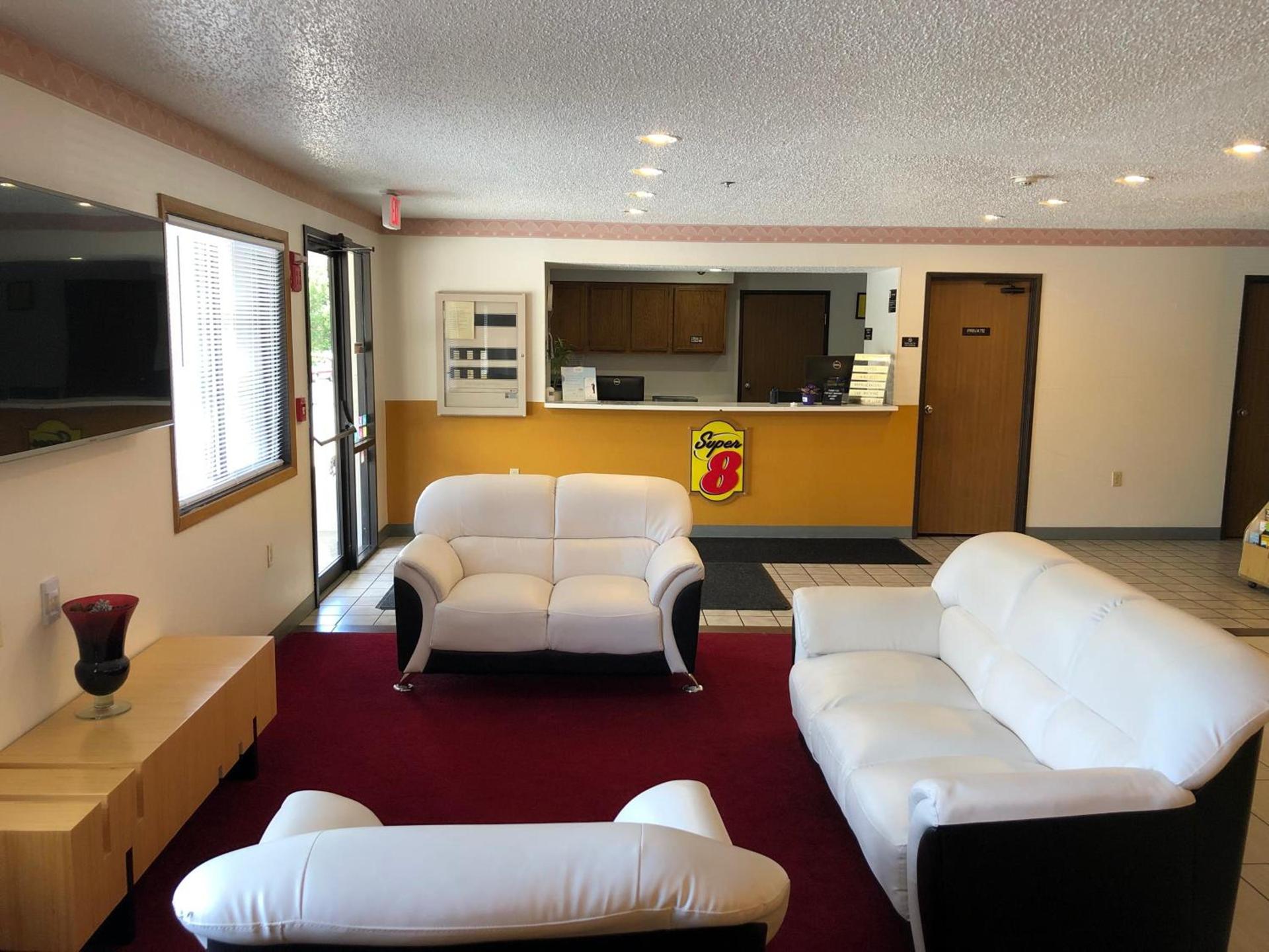 Super 8 by Wyndham Front Royal Near Shenandoah National Park photo 17