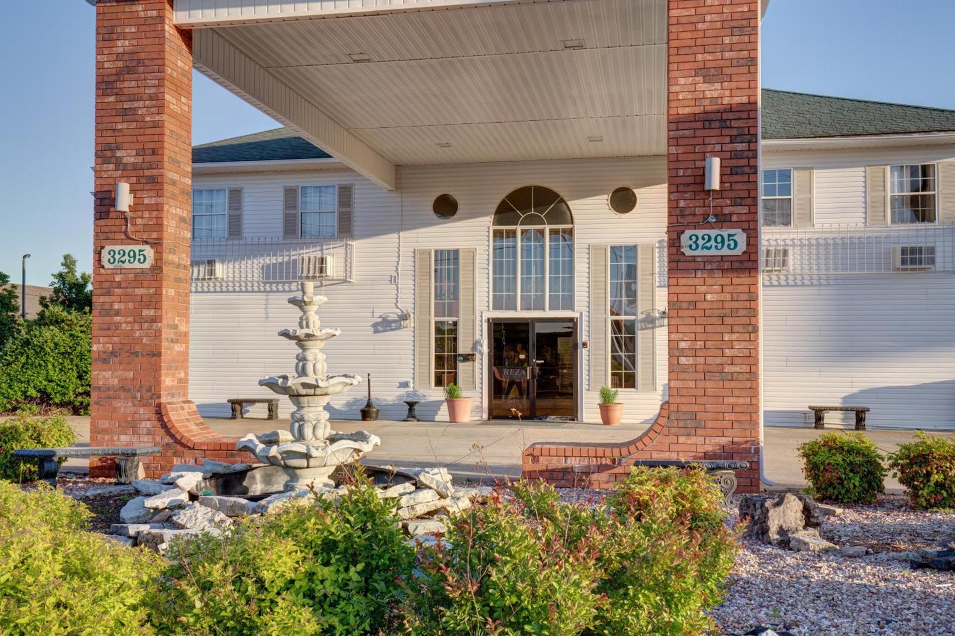 Howard Johnson by Wyndham Branson Theatre District photo 53