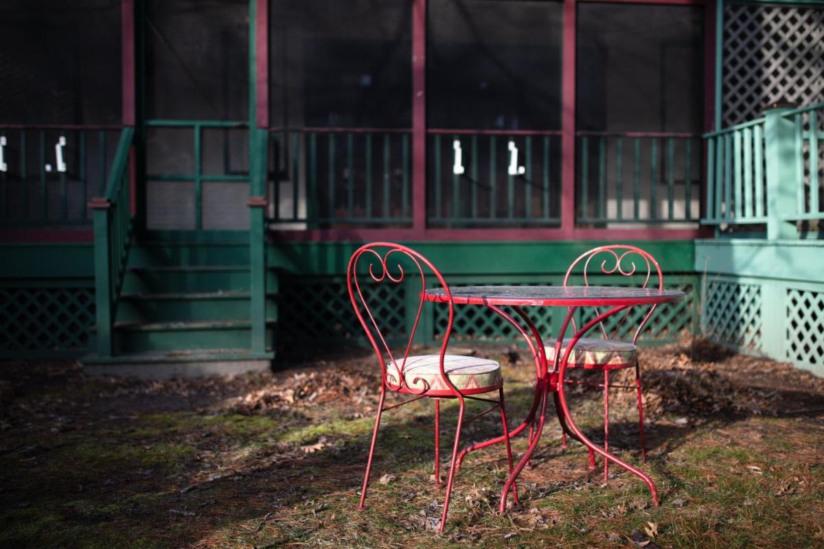 Gordon Beach Inn photo 56