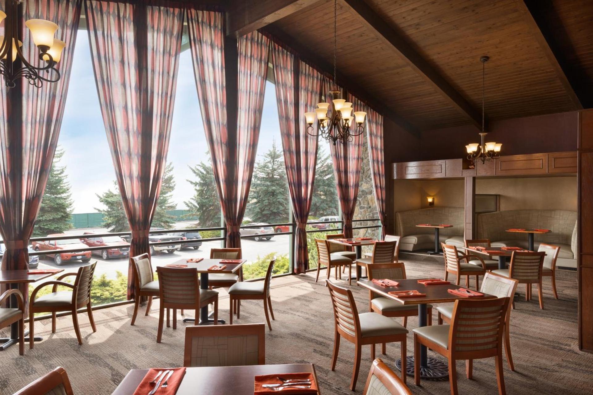 Ramada by Wyndham Spokane Airport photo 58