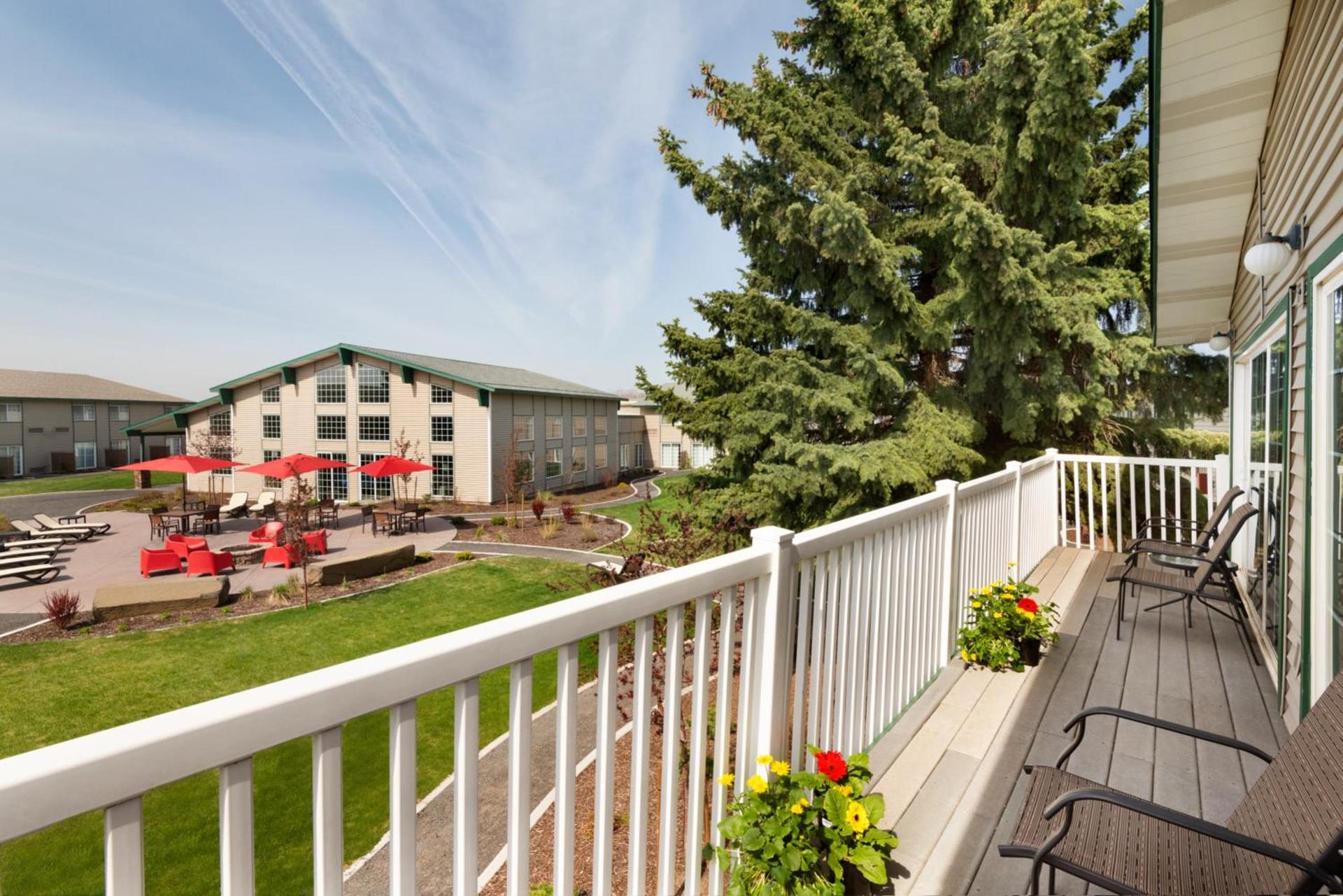 Ramada by Wyndham Spokane Airport photo 62