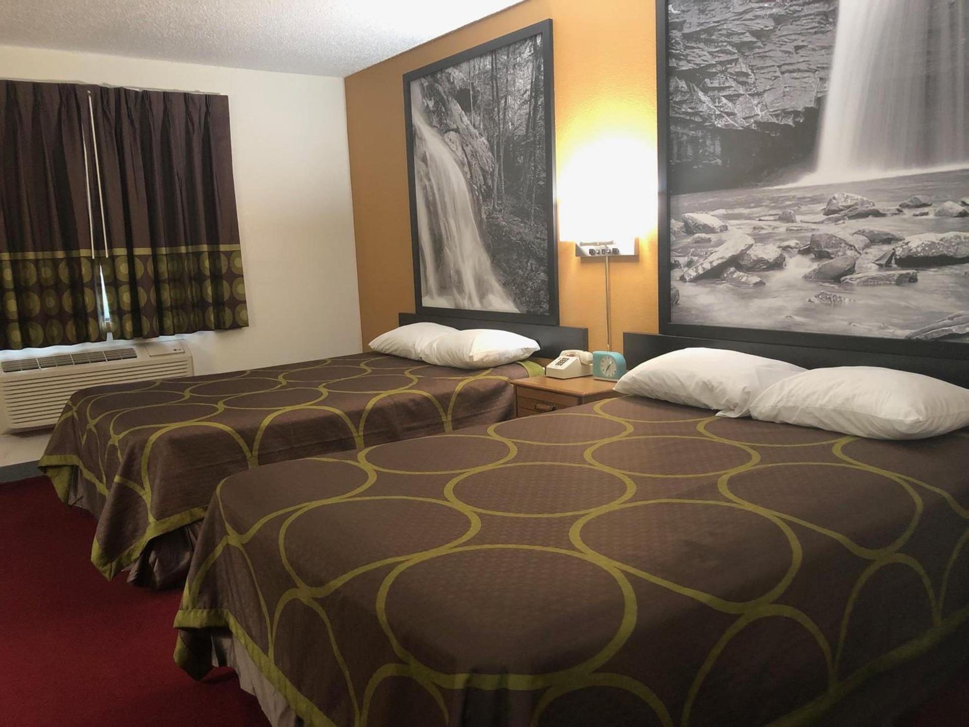 Super 8 by Wyndham Front Royal Near Shenandoah National Park photo 22