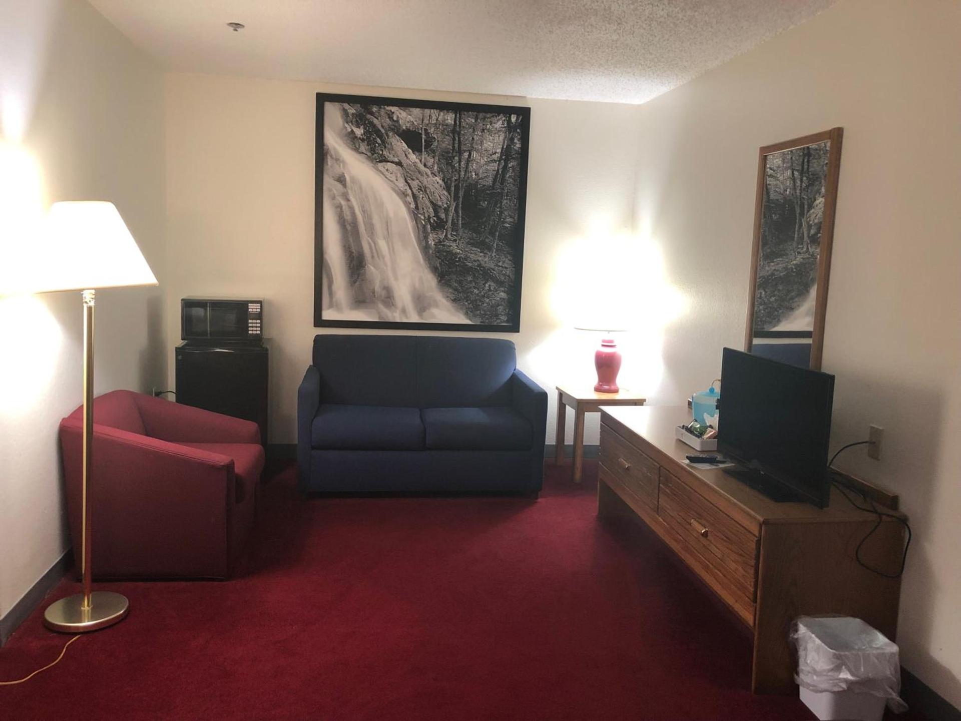 Super 8 by Wyndham Front Royal Near Shenandoah National Park photo 26