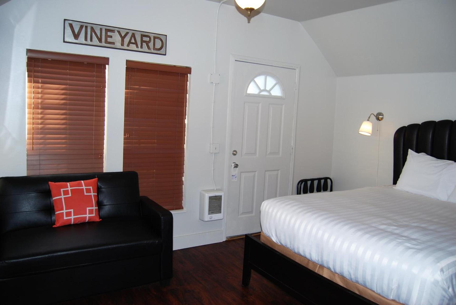 Deep Water Inn photo 7