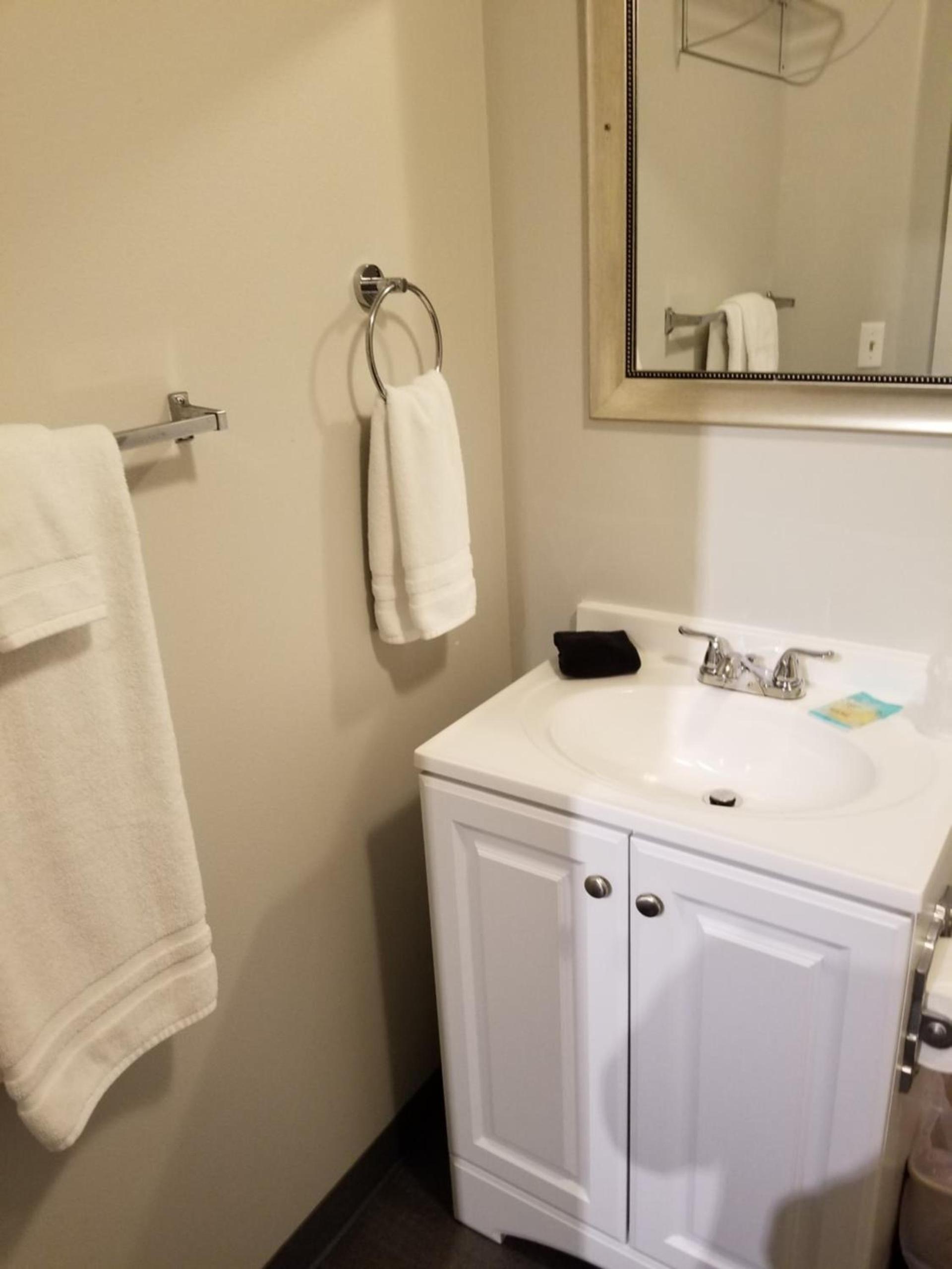 Deep Water Inn photo 5