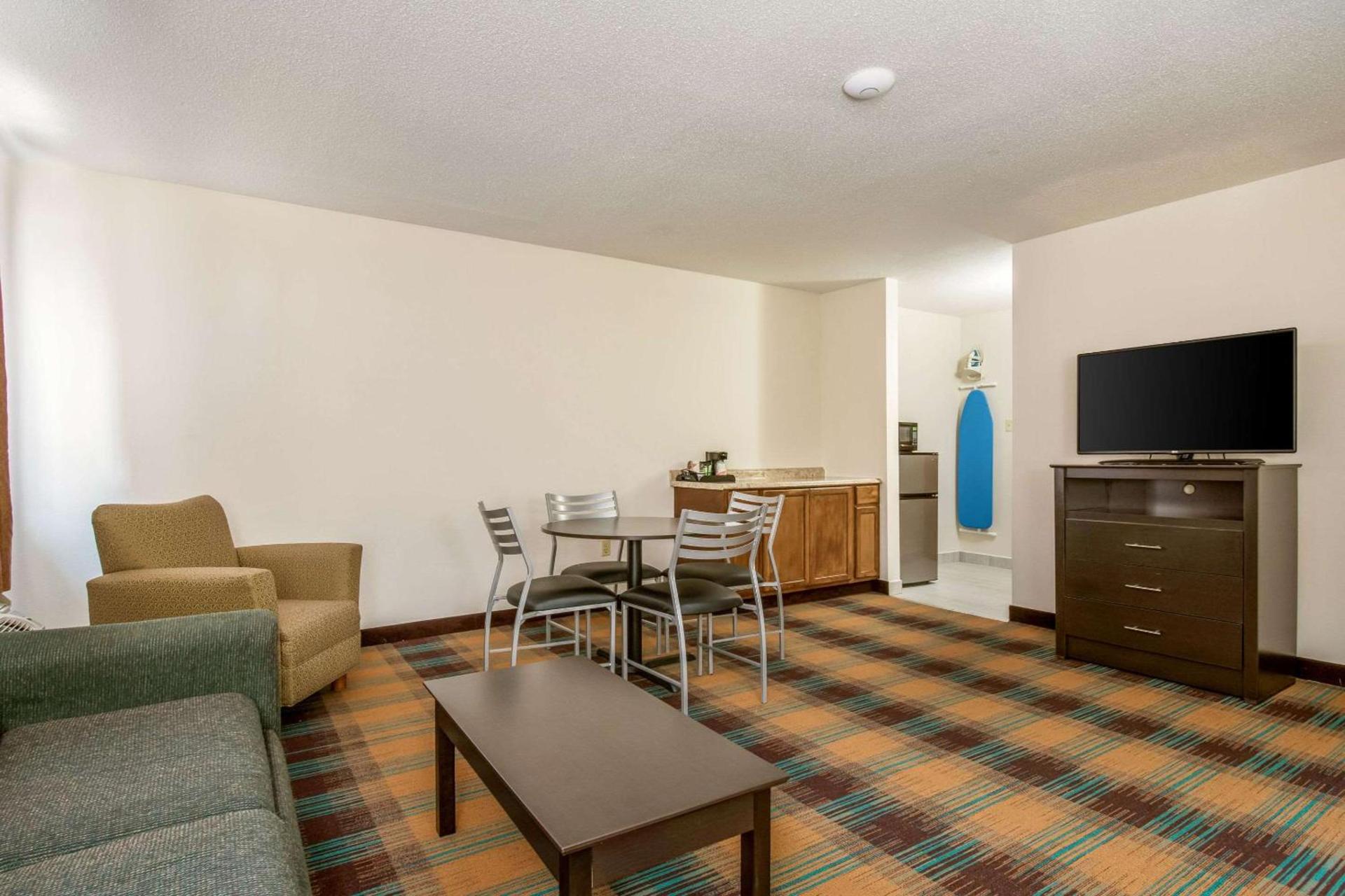 Quality Inn Bloomsburg photo 31