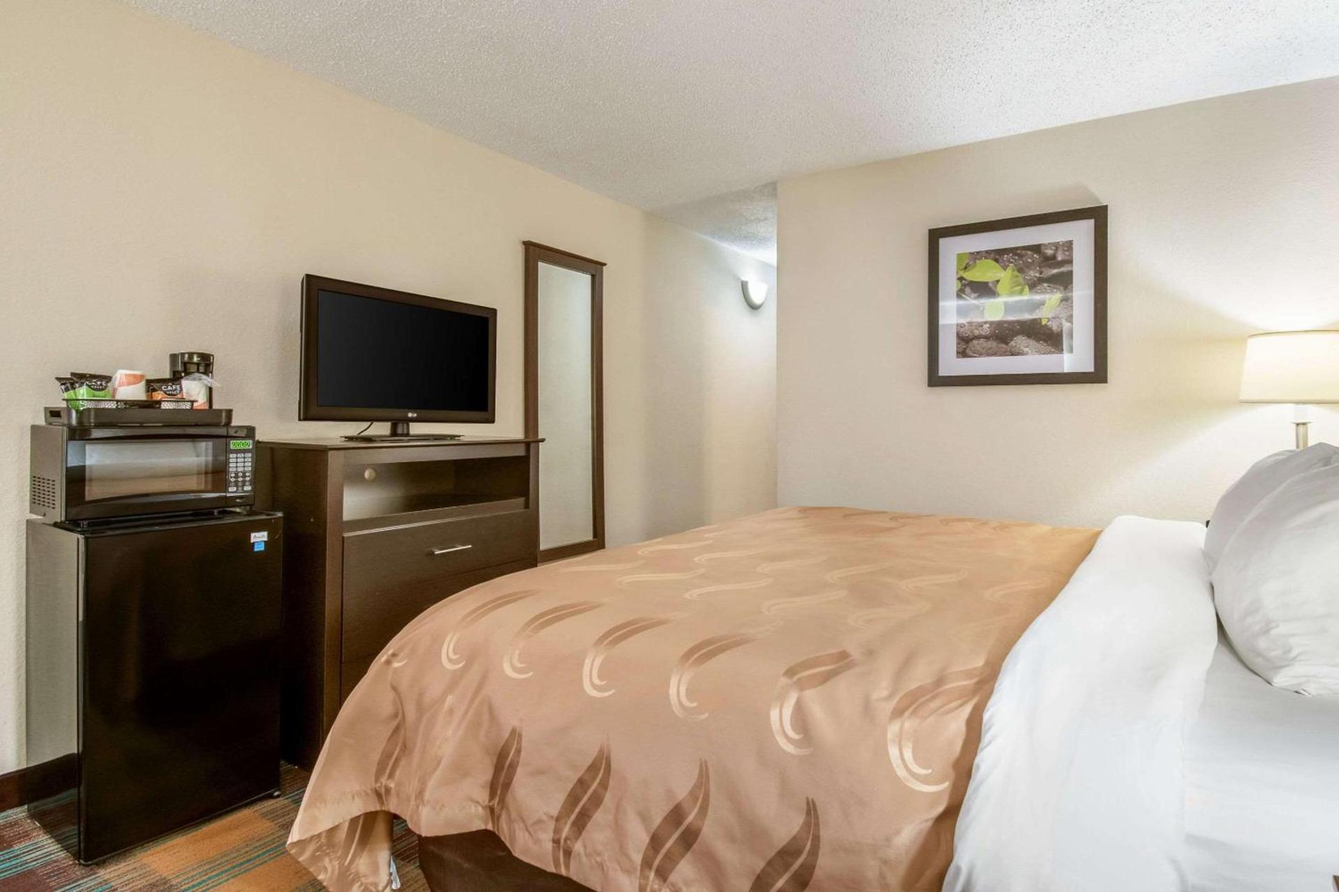Quality Inn Bloomsburg photo 32