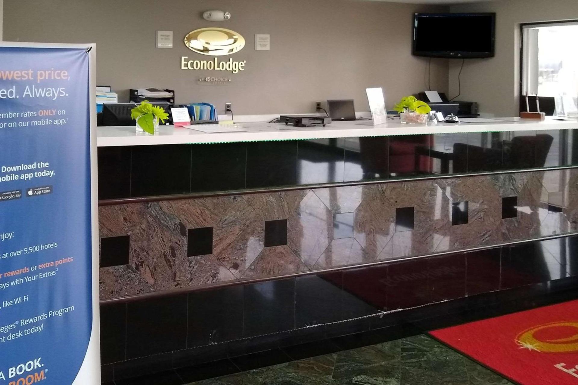 Econo Lodge Inn & Suites West - Energy Corridor photo 6