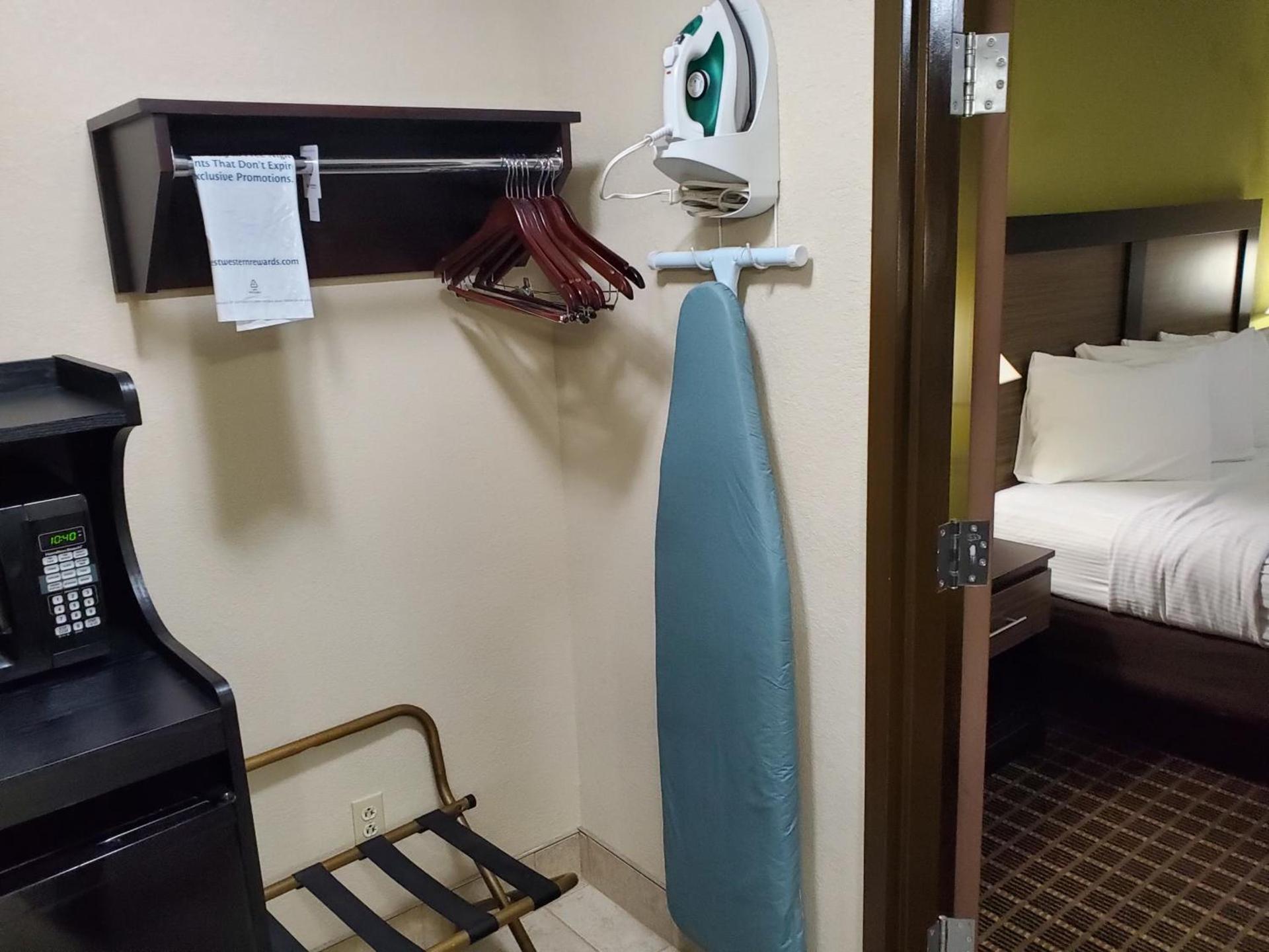 Best Western Adena Inn photo 58