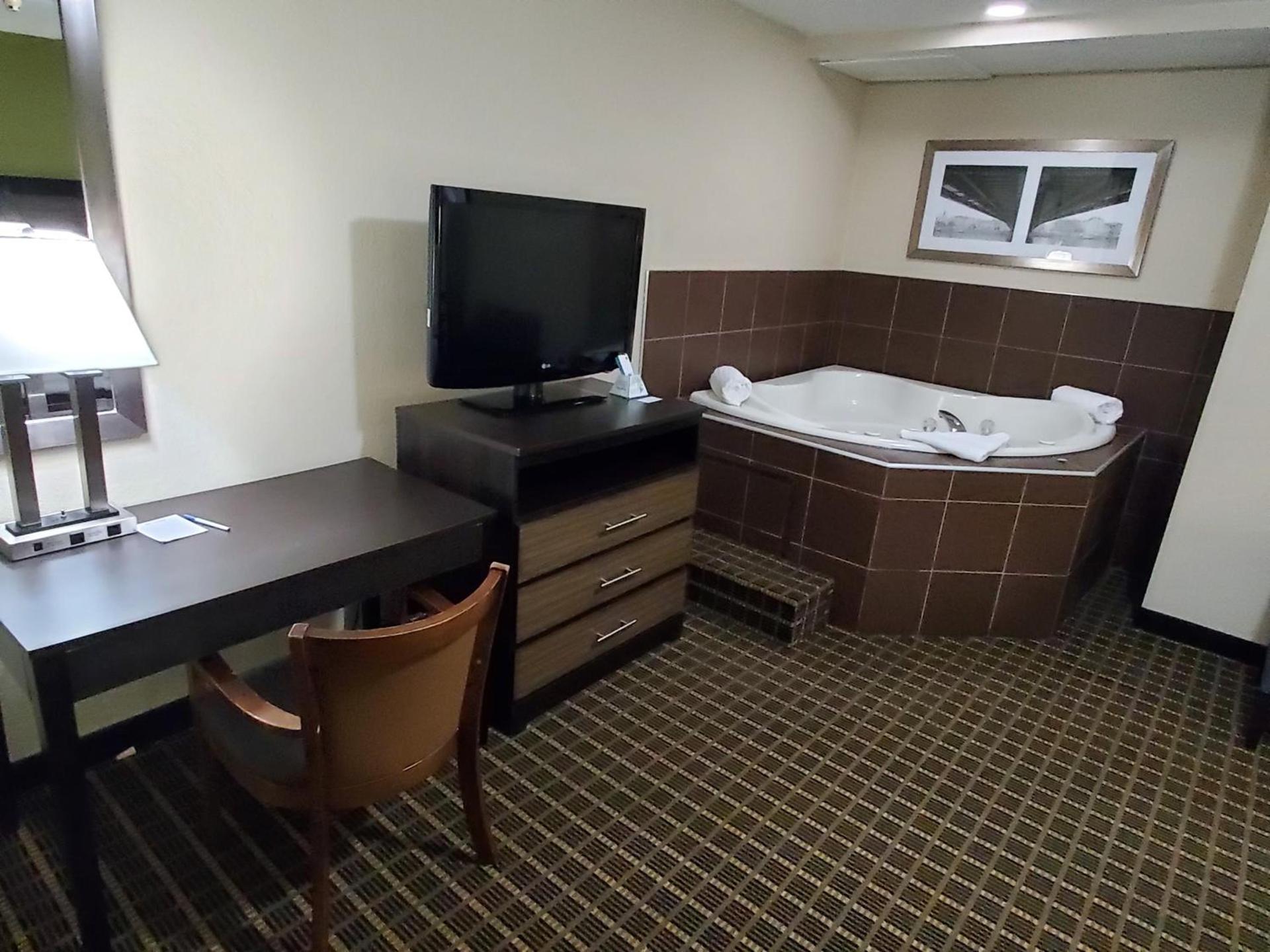 Best Western Adena Inn photo 59