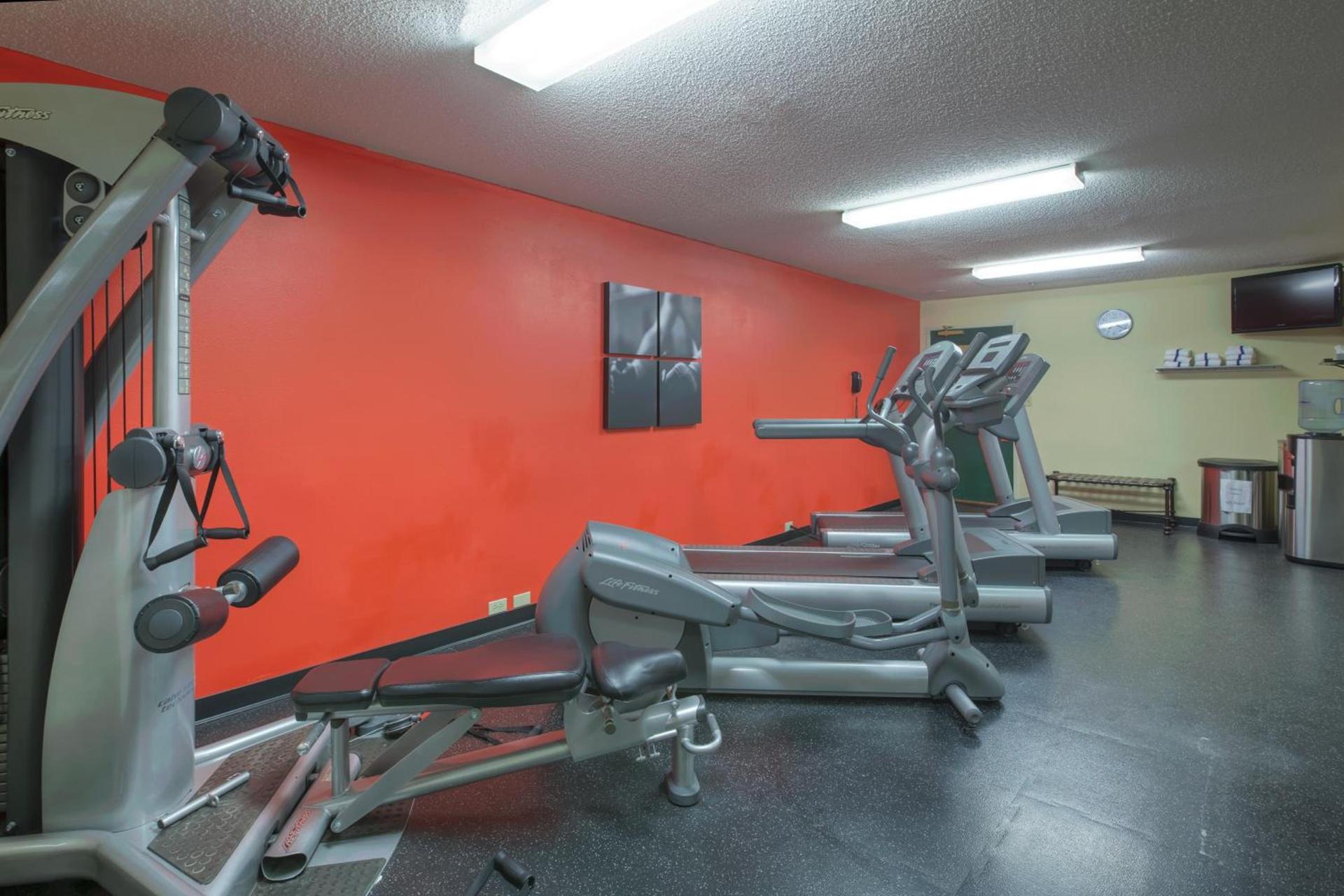 Country Inn & Suites by Radisson, Waterloo, IA photo 55