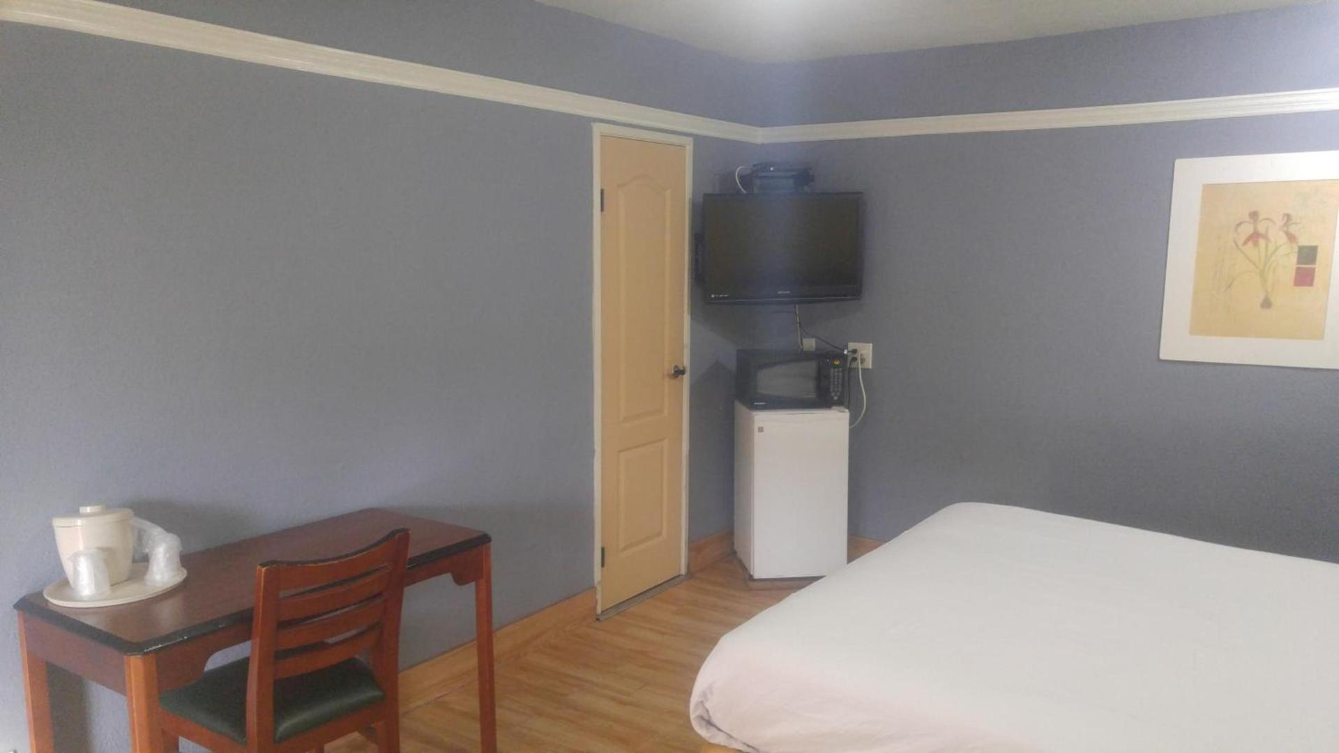 Riviera Motel photo 9