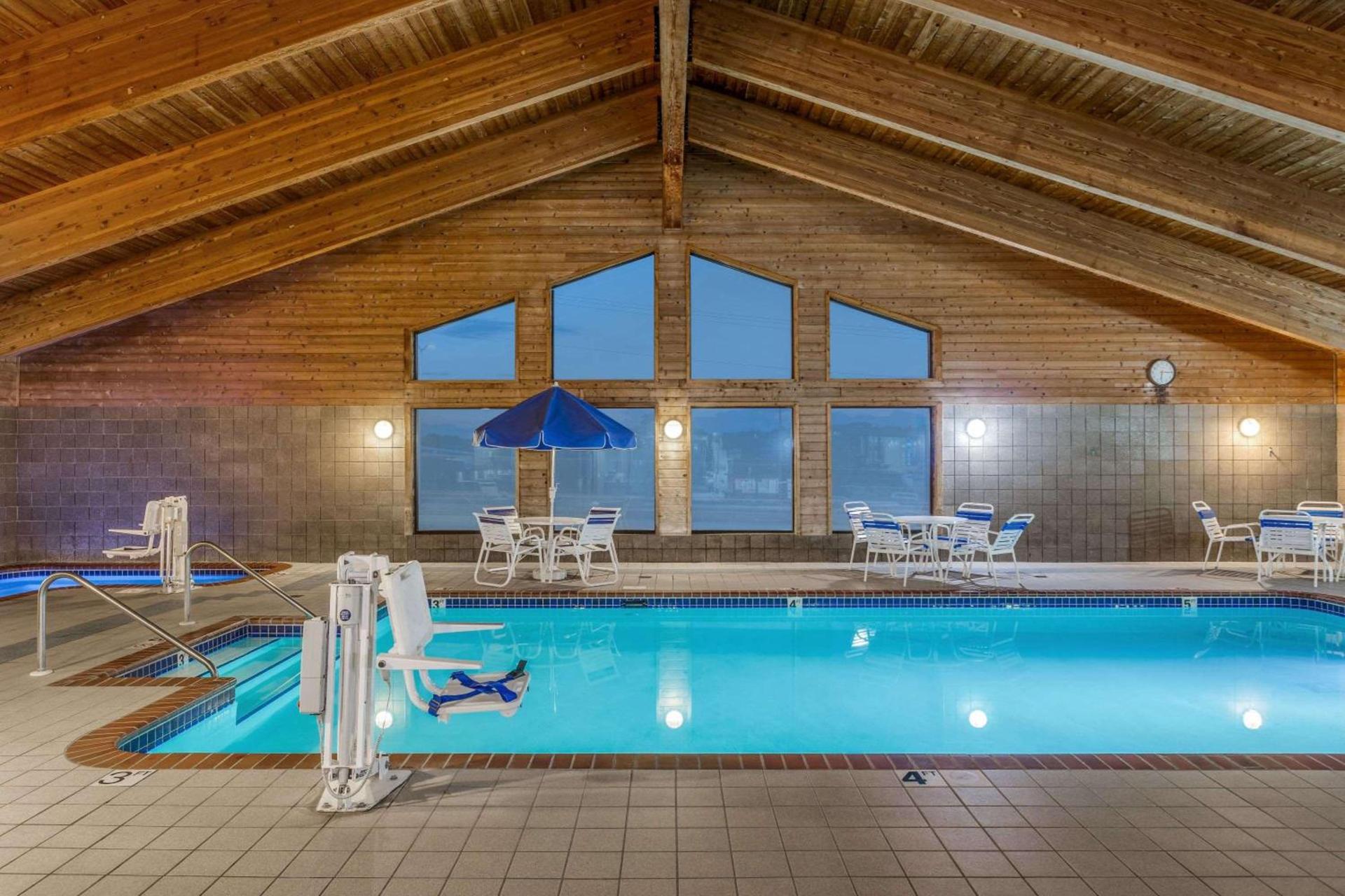 AmericInn by Wyndham Monroe photo 16