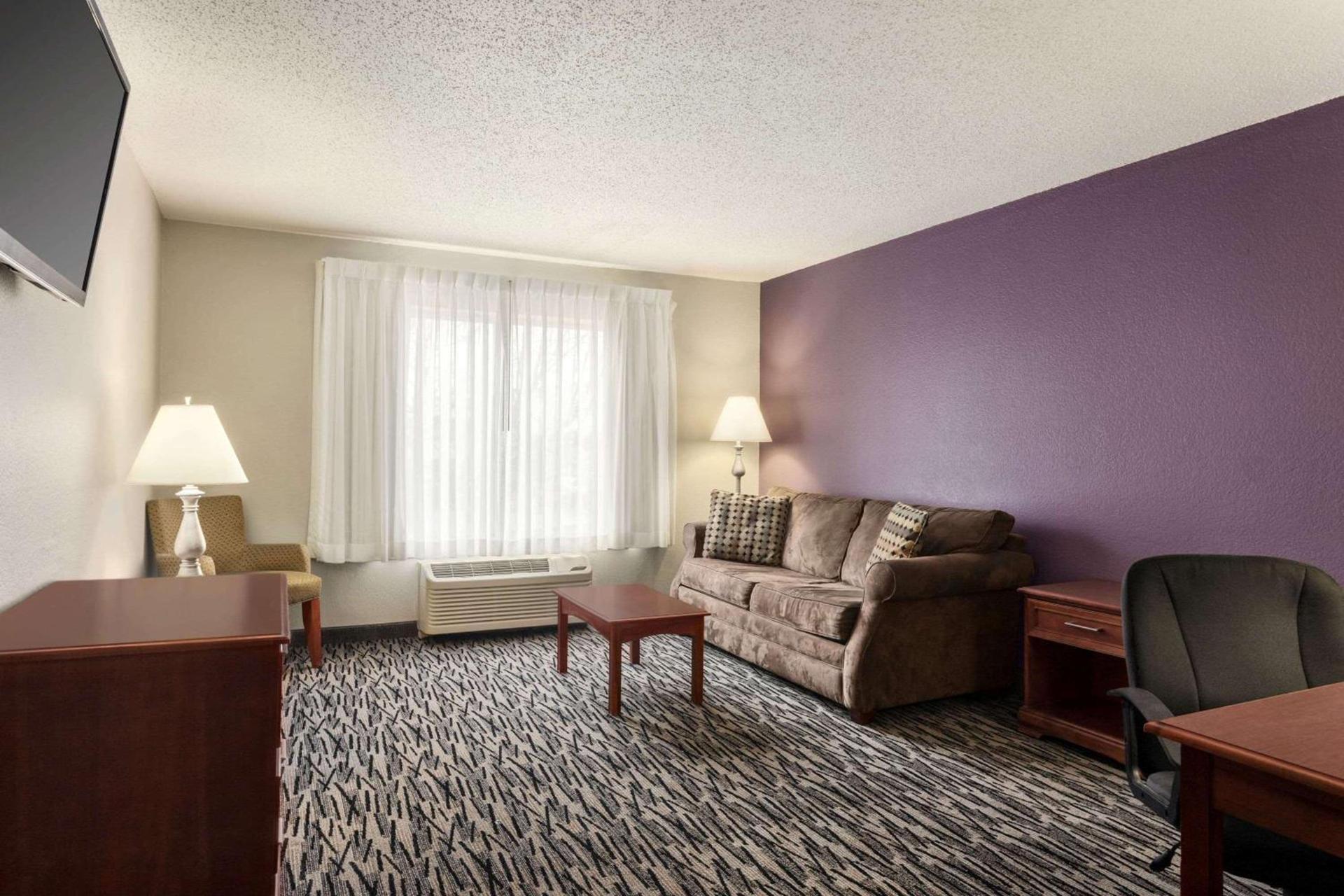 Baymont by Wyndham Springfield I-44 photo 39