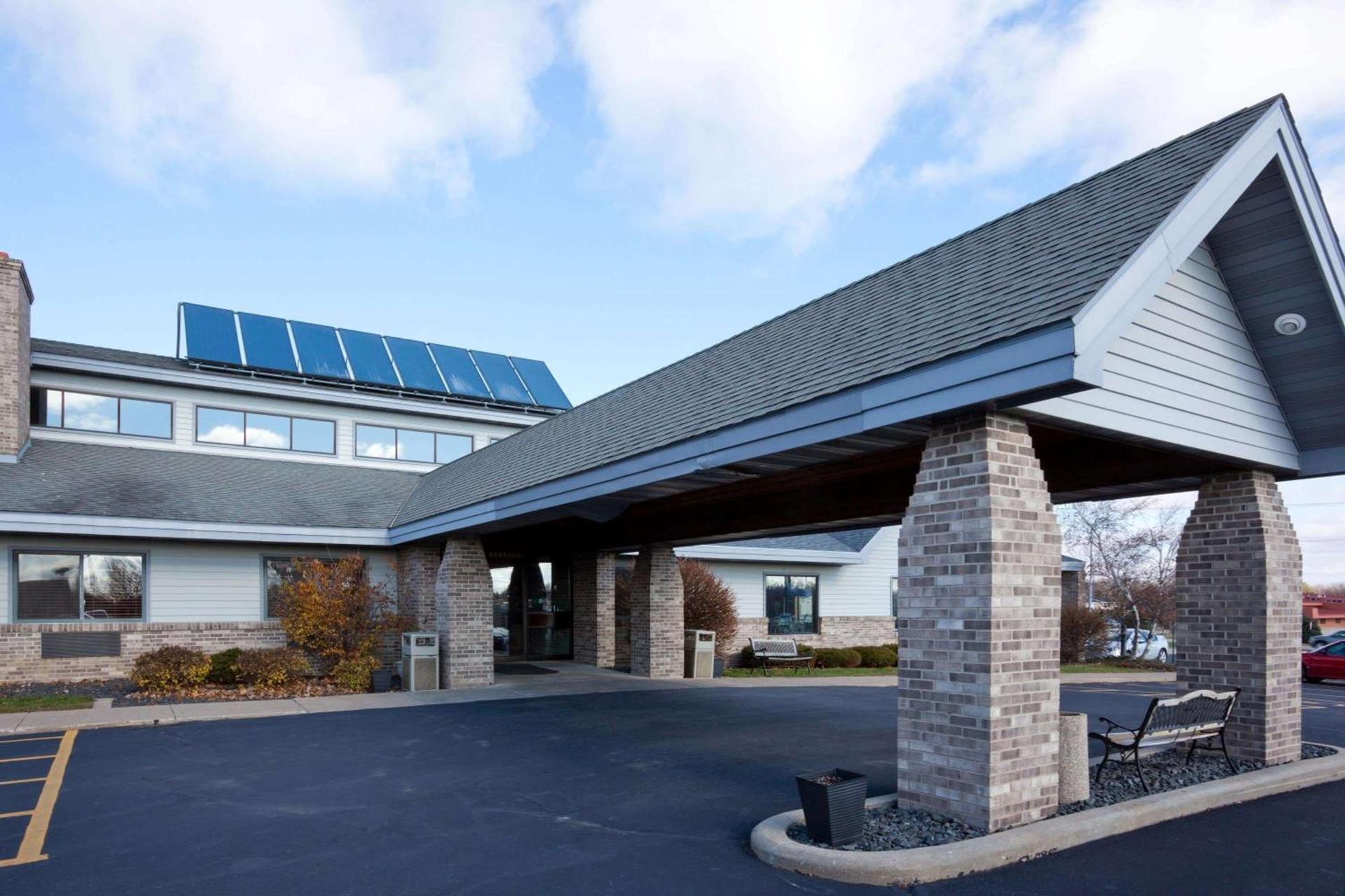 AmericInn by Wyndham Monroe photo 1