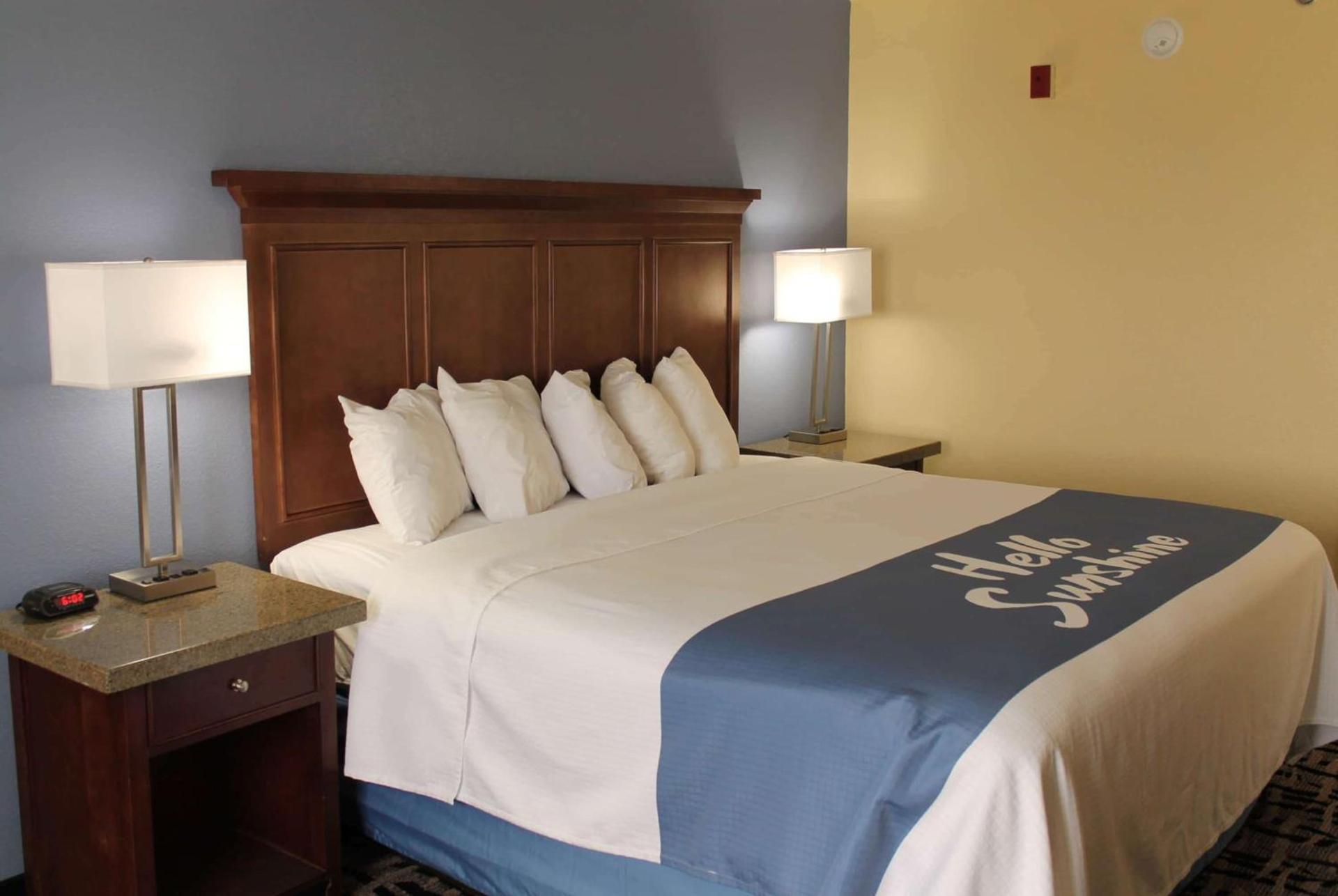 Days Inn by Wyndham Batavia Ohio photo 4