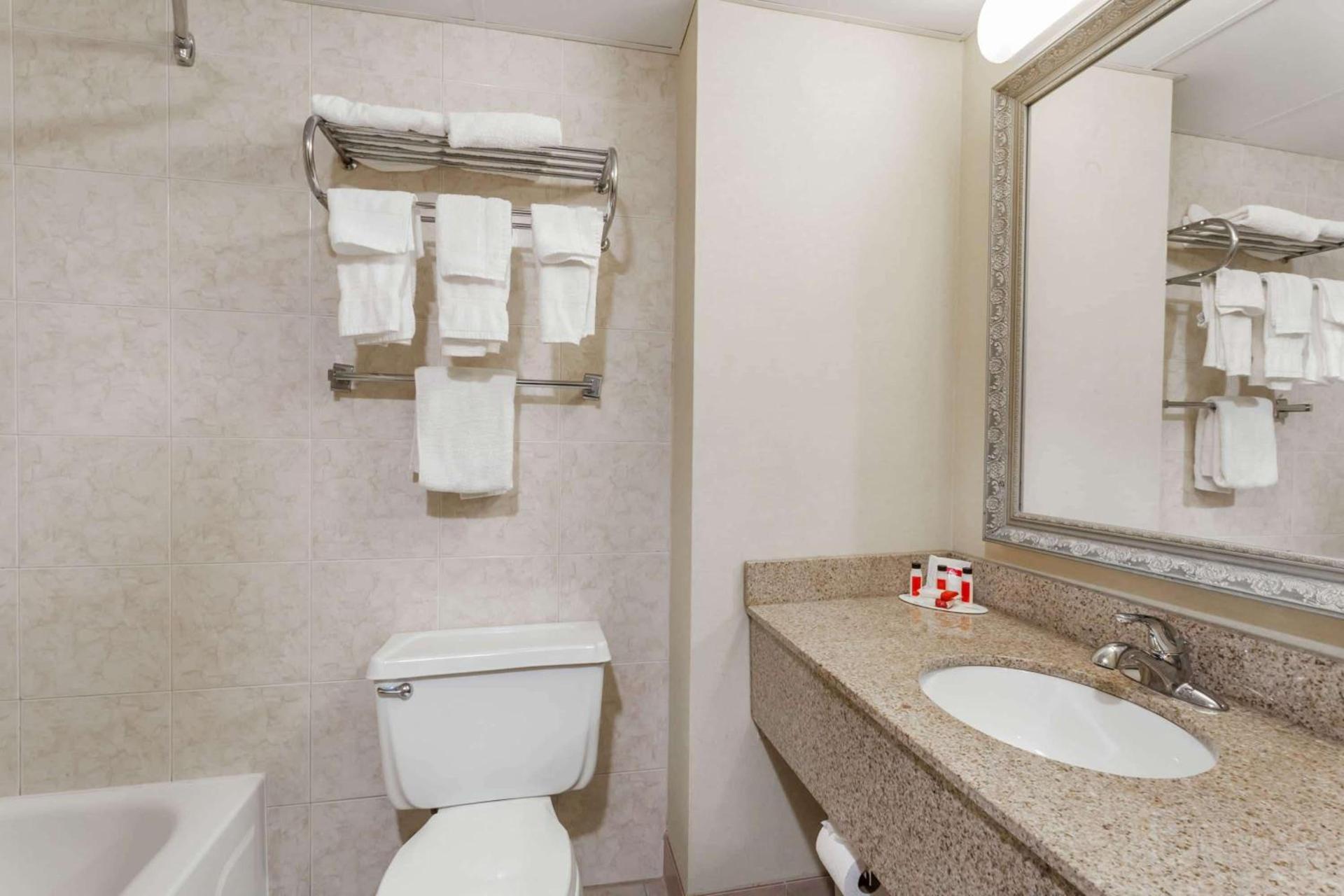 Ramada by Wyndham Newburgh/West Point photo 8