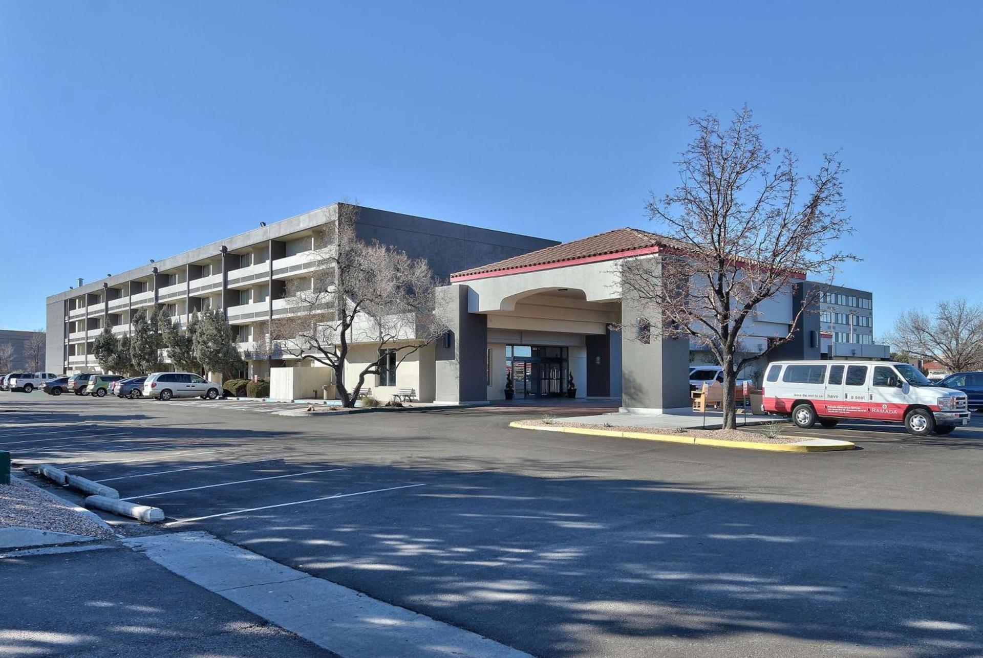 Ramada by Wyndham Albuquerque Midtown photo 5