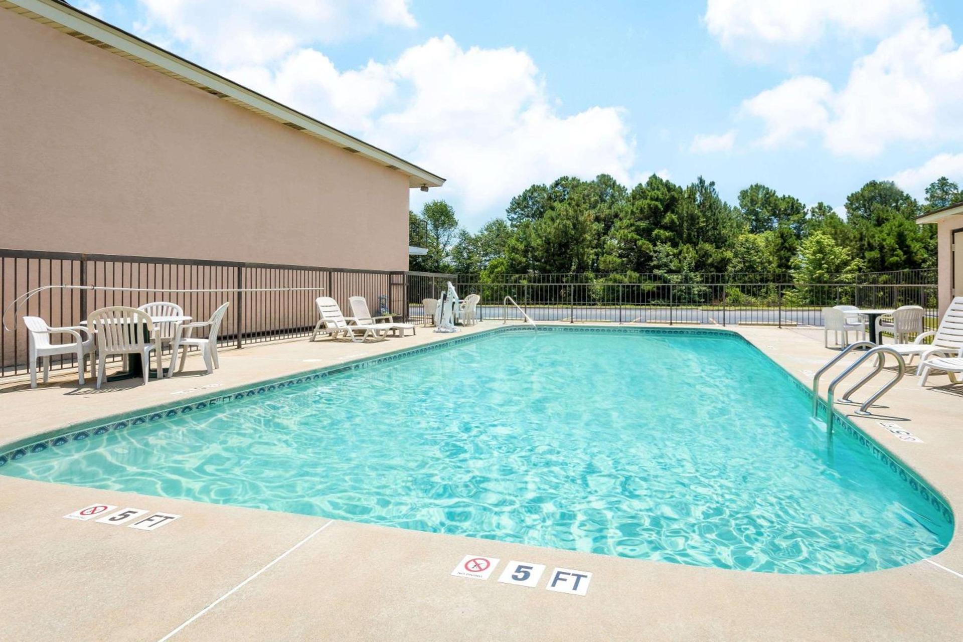 Days Inn by Wyndham Aiken - Interstate Hwy 20 photo 3