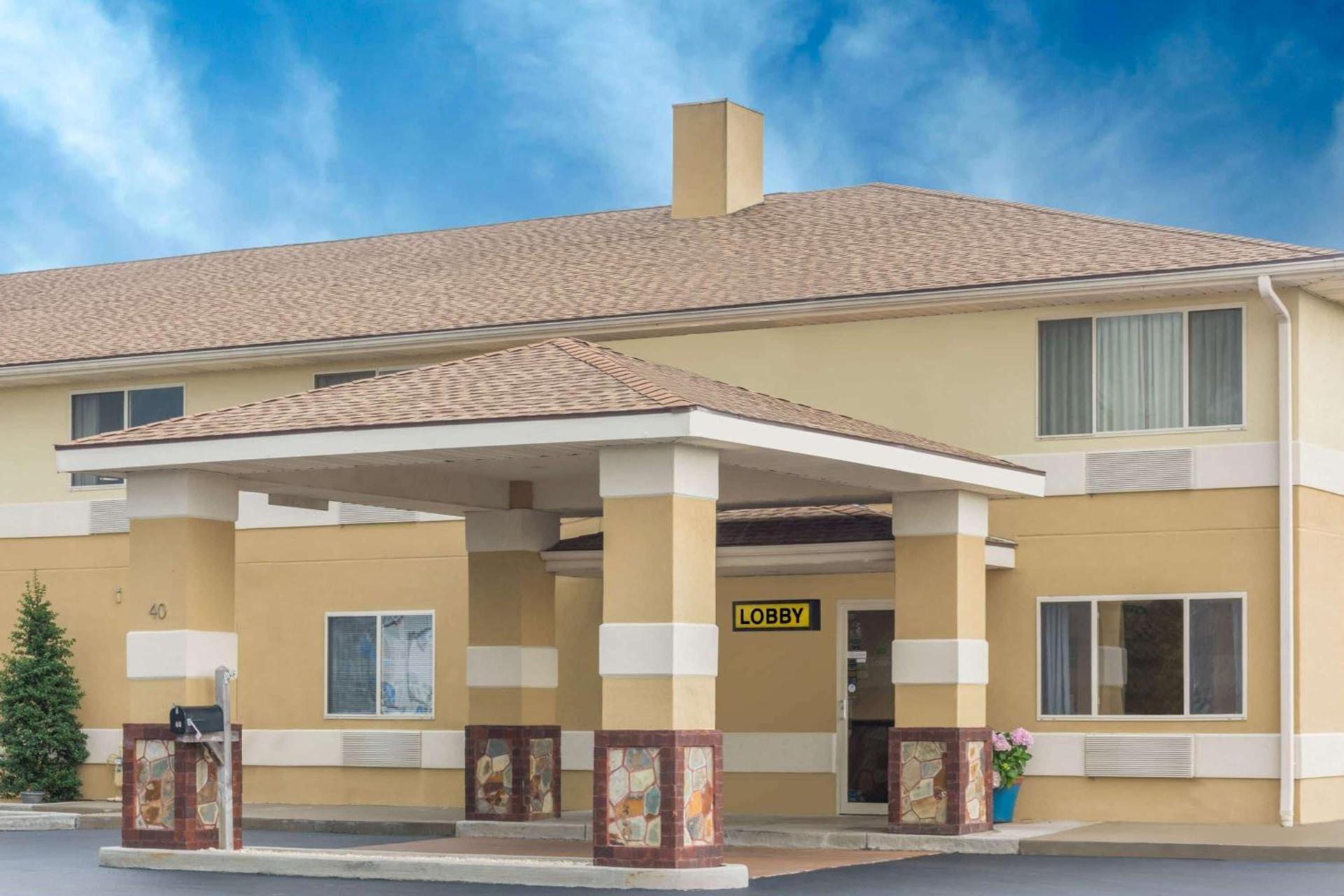 Super 8 by Wyndham Hanover photo 1