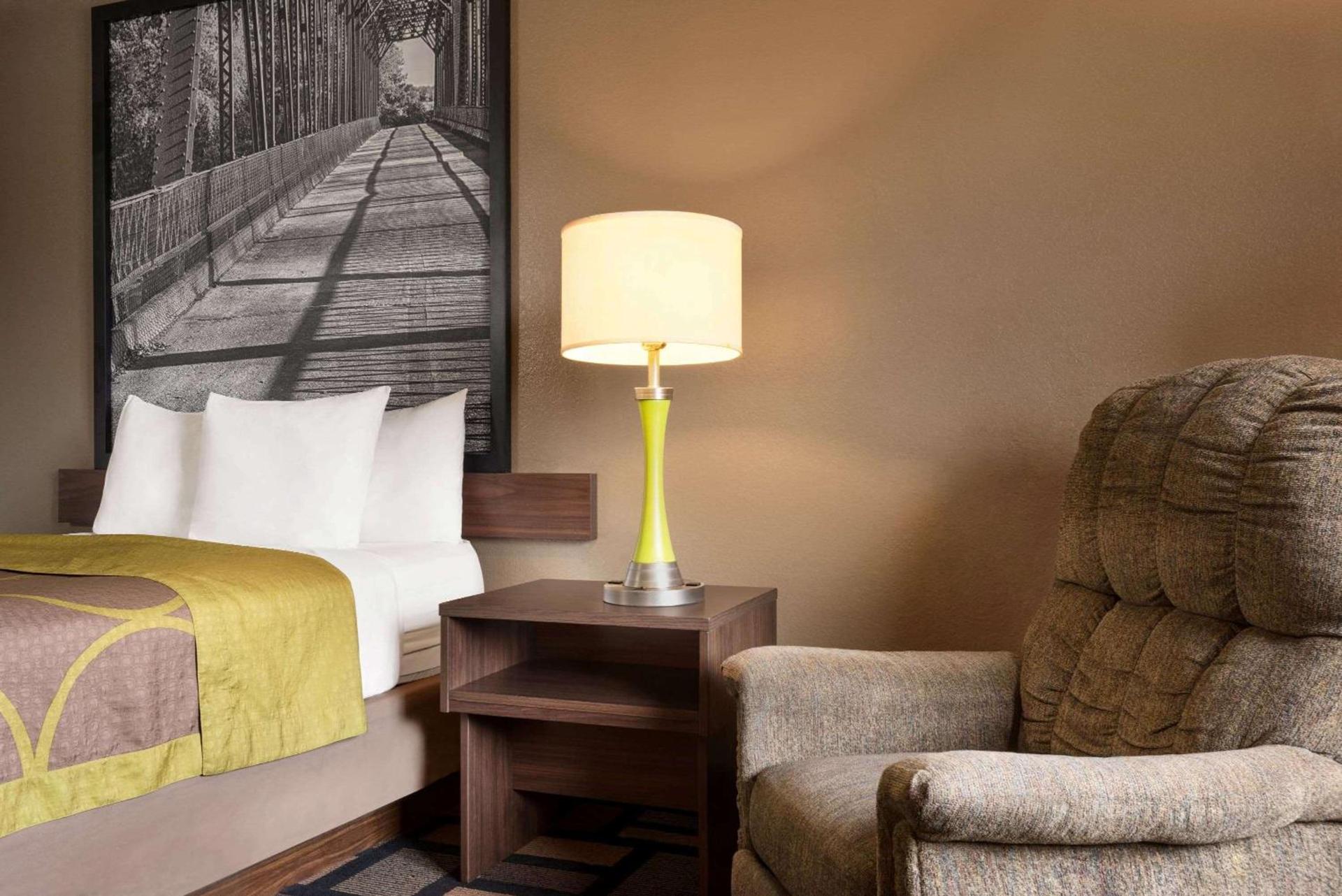 Super 8 by Wyndham Akron S/Green/Uniontown OH photo 13