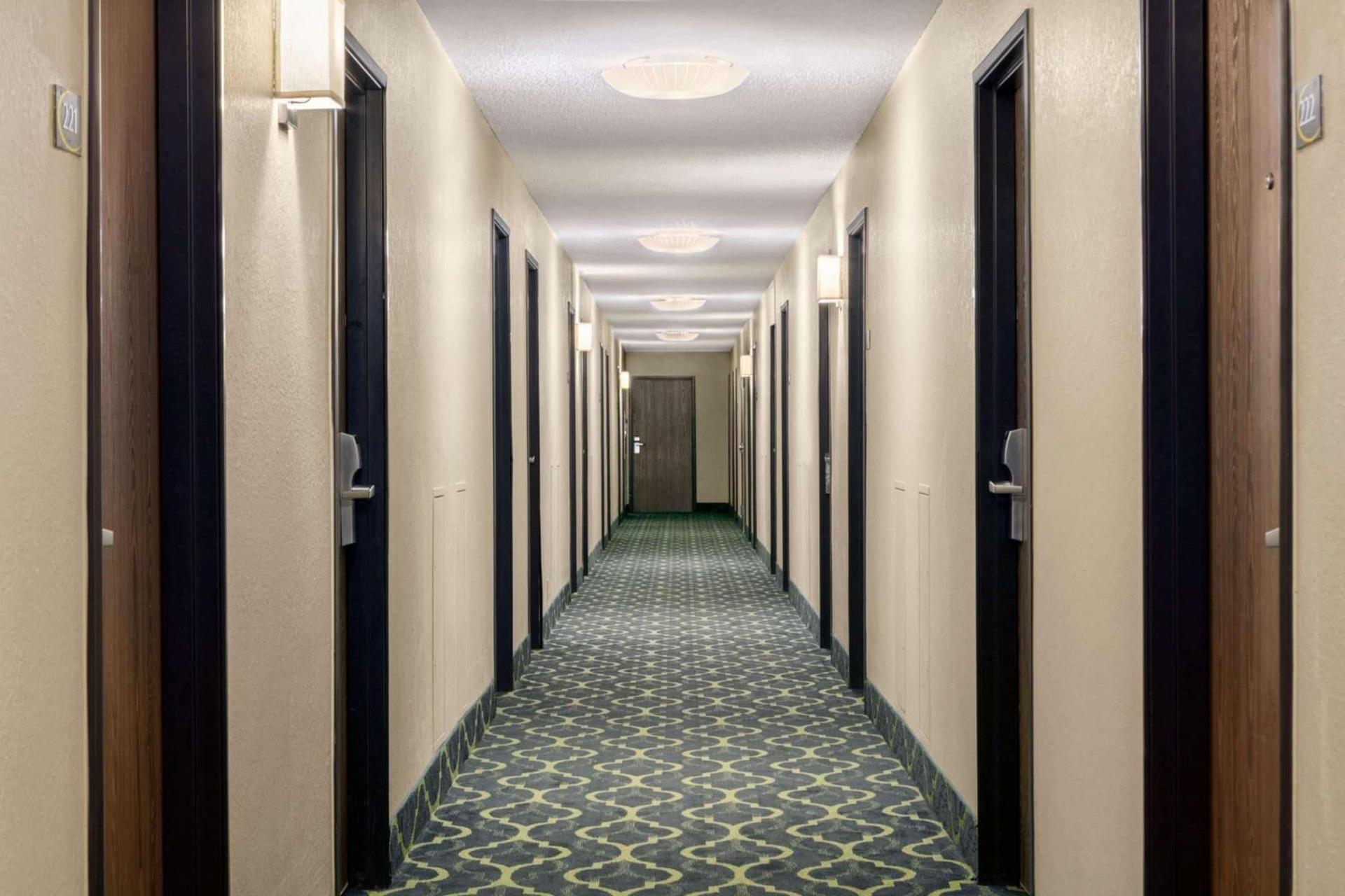 Super 8 by Wyndham Hanover photo 38