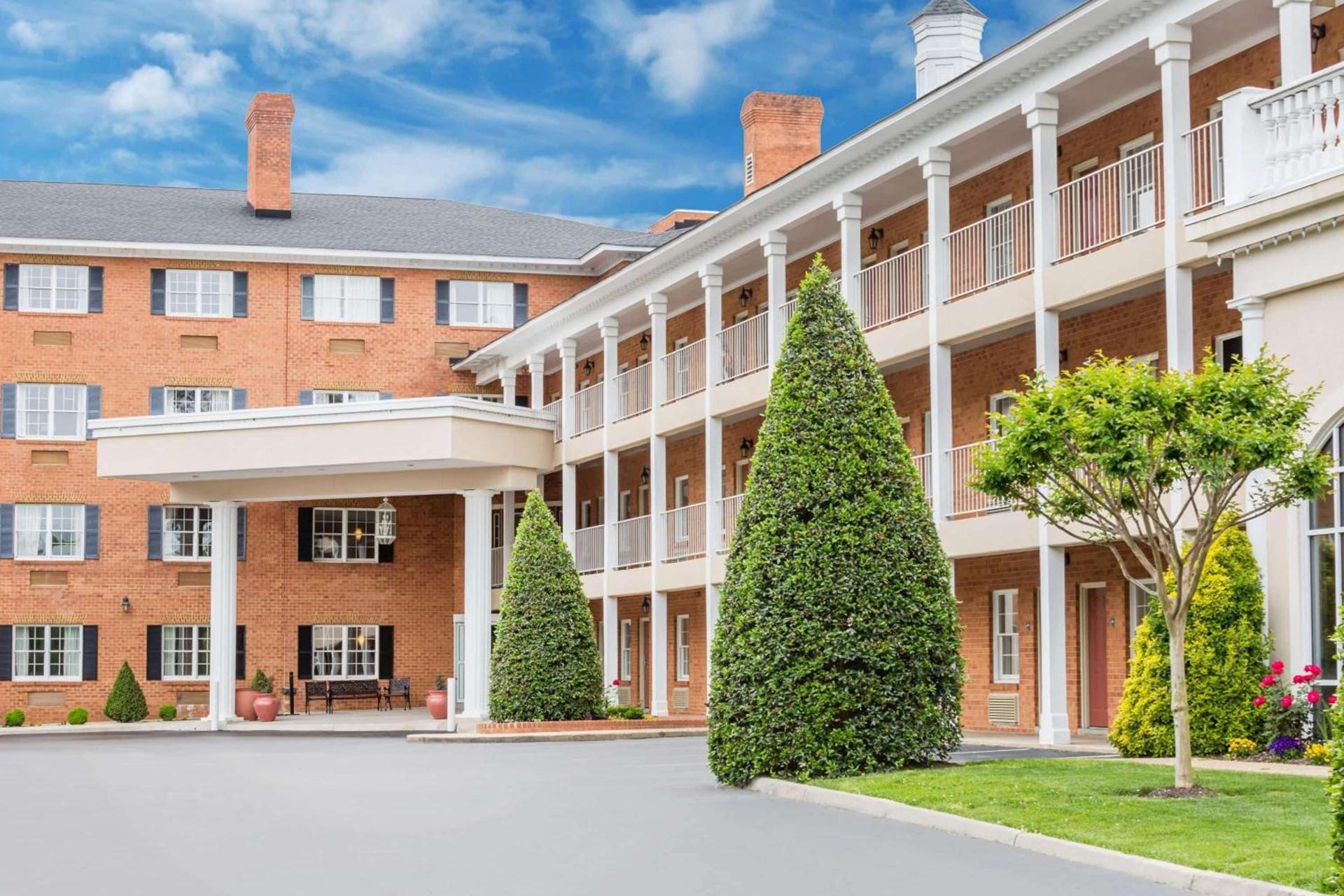 Days Inn by Wyndham Williamsburg Historic Area photo 1