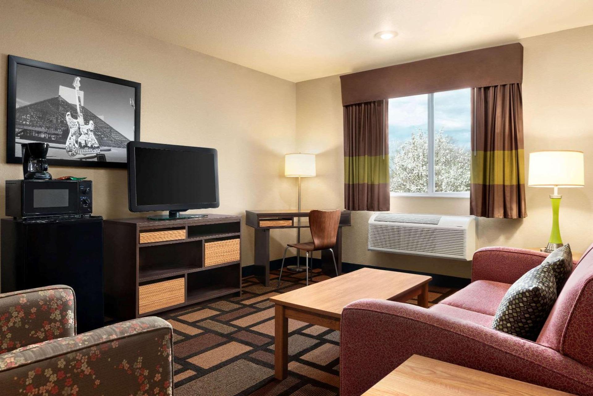 Super 8 by Wyndham Akron S/Green/Uniontown OH photo 23