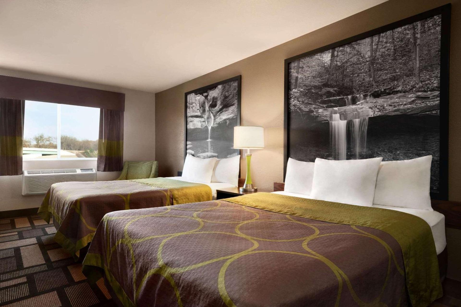 Super 8 by Wyndham Akron S/Green/Uniontown OH photo 2