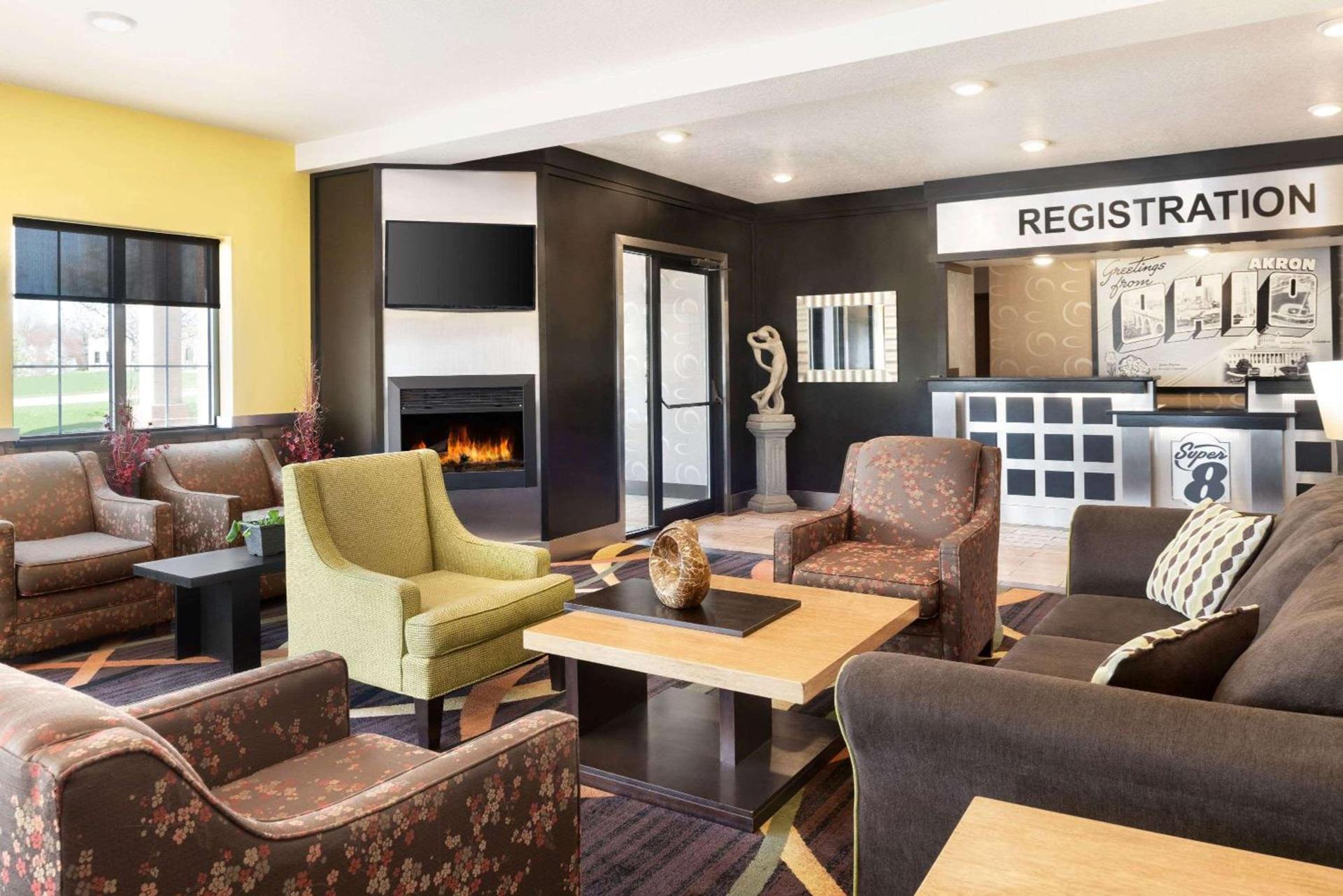 Super 8 by Wyndham Akron S/Green/Uniontown OH photo 7