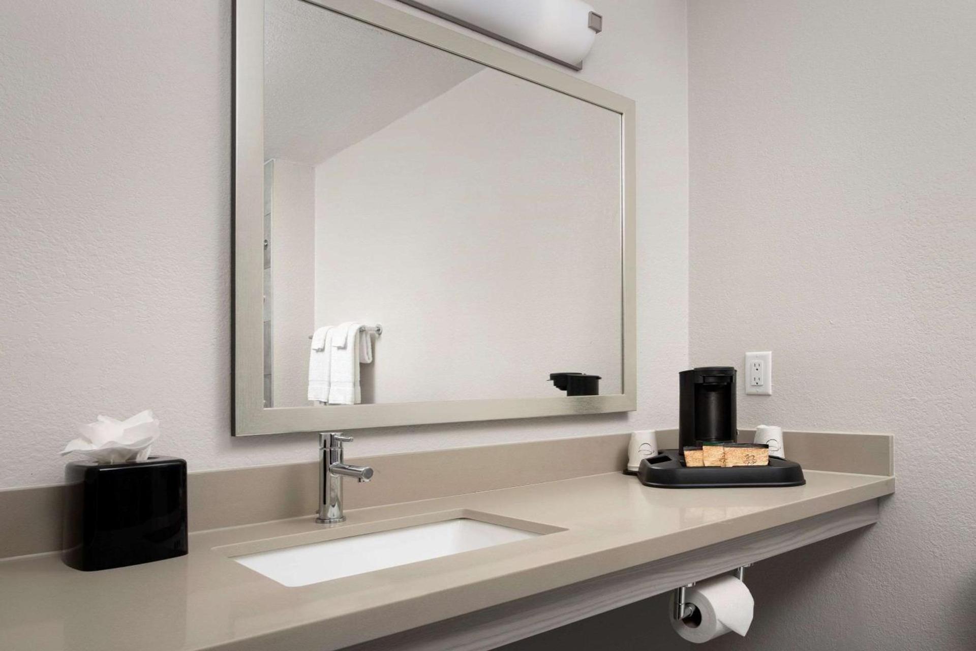 Quality Inn Atlantic Beach-Mayo Clinic Jax Area photo 8