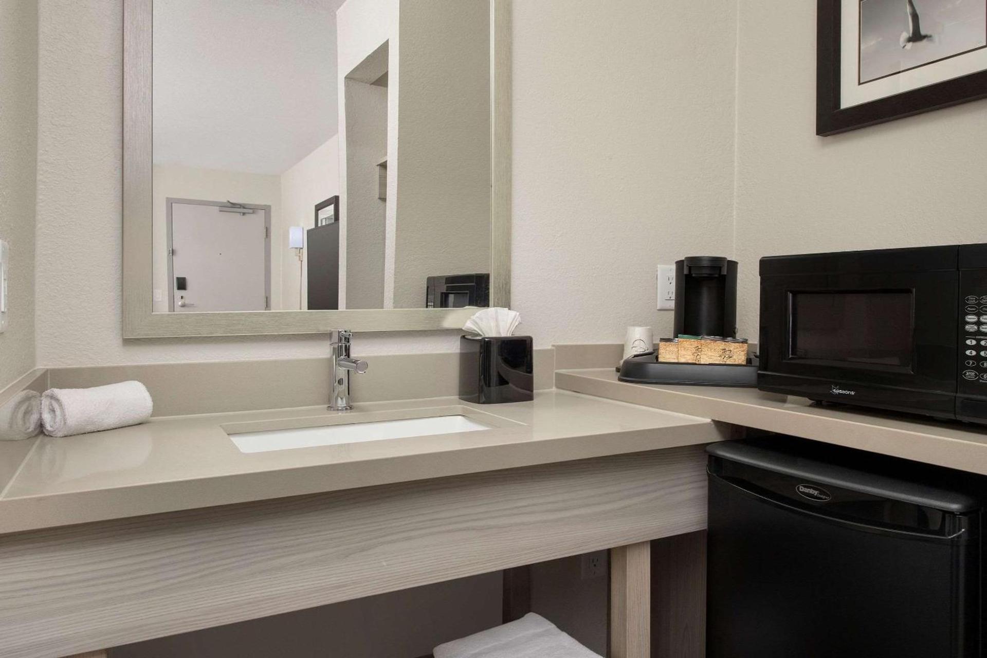 Quality Inn Atlantic Beach-Mayo Clinic Jax Area photo 29